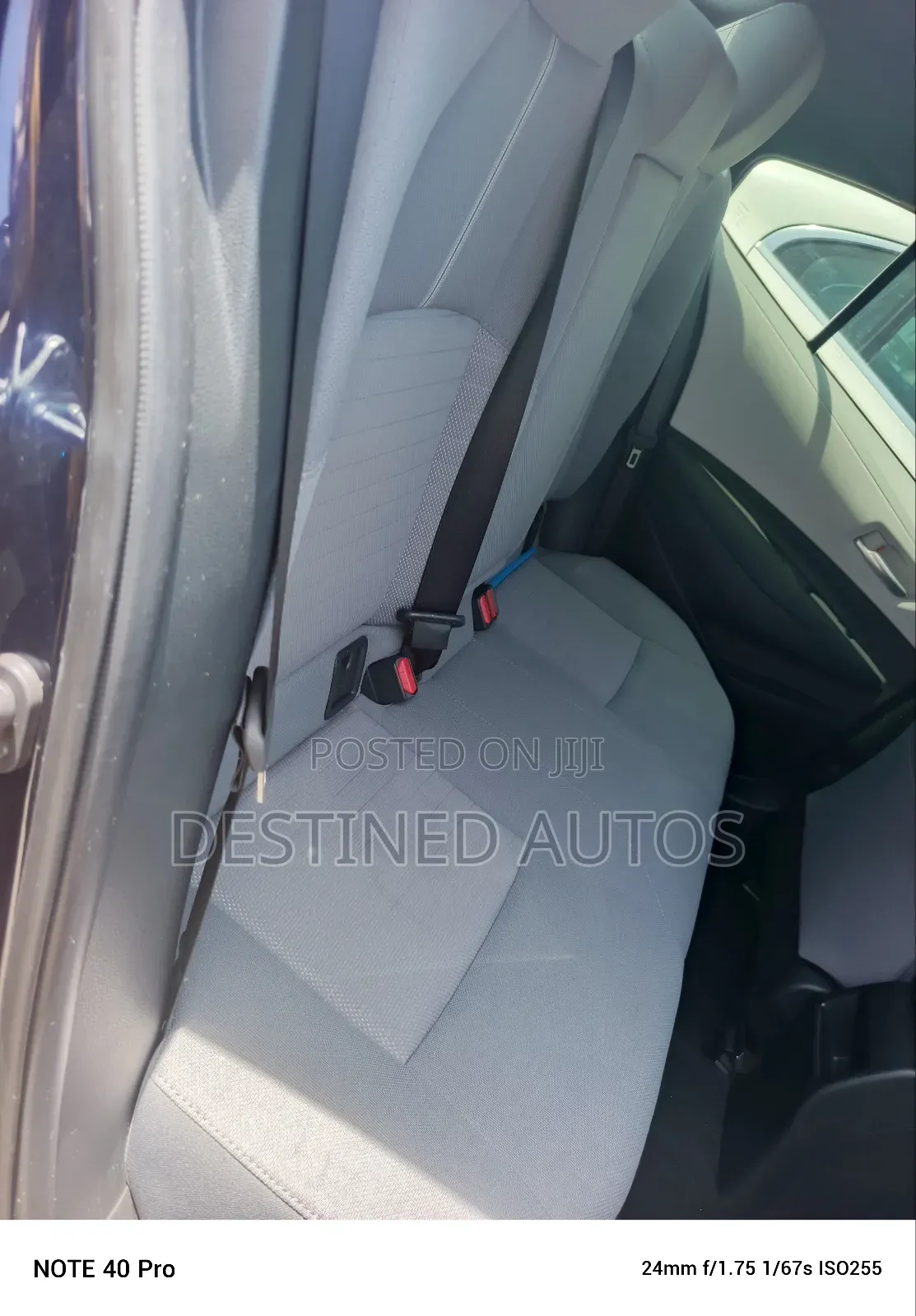 Toyota Corolla SE (1.8L 4cyl 2A) 2019 Blue