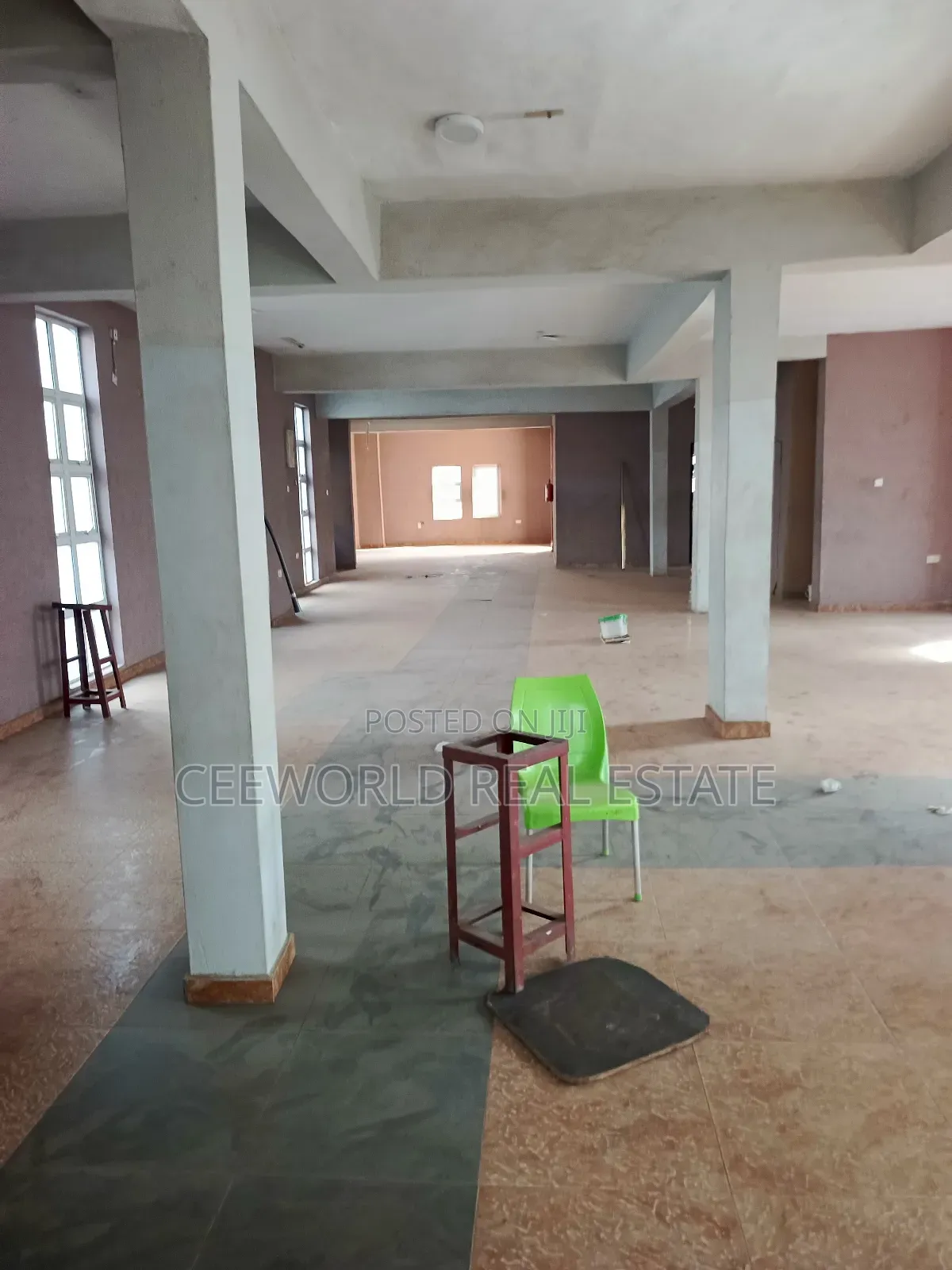 A Whole Building for Lease at Oke Ado
