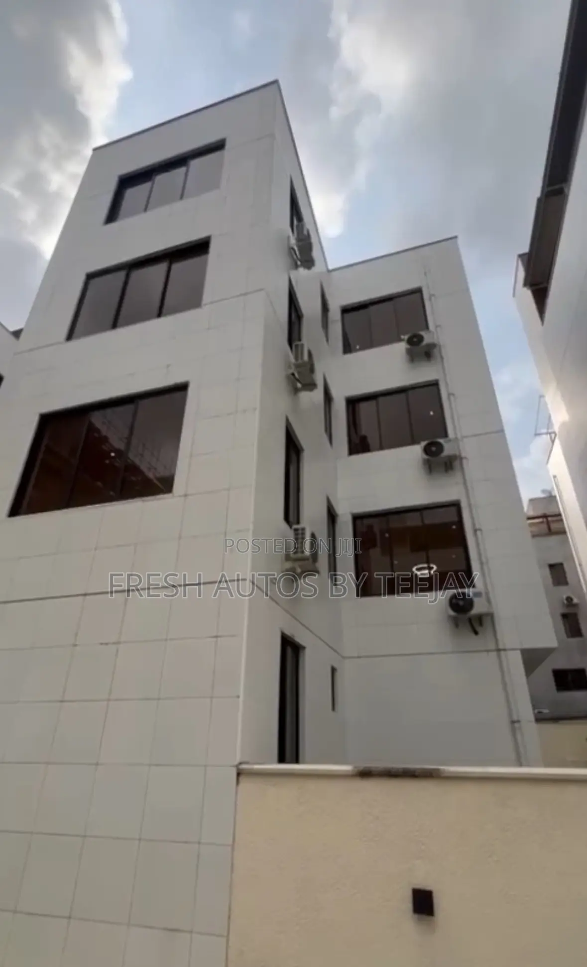 Furnished 6bdrm Duplex in Banana Island for sale