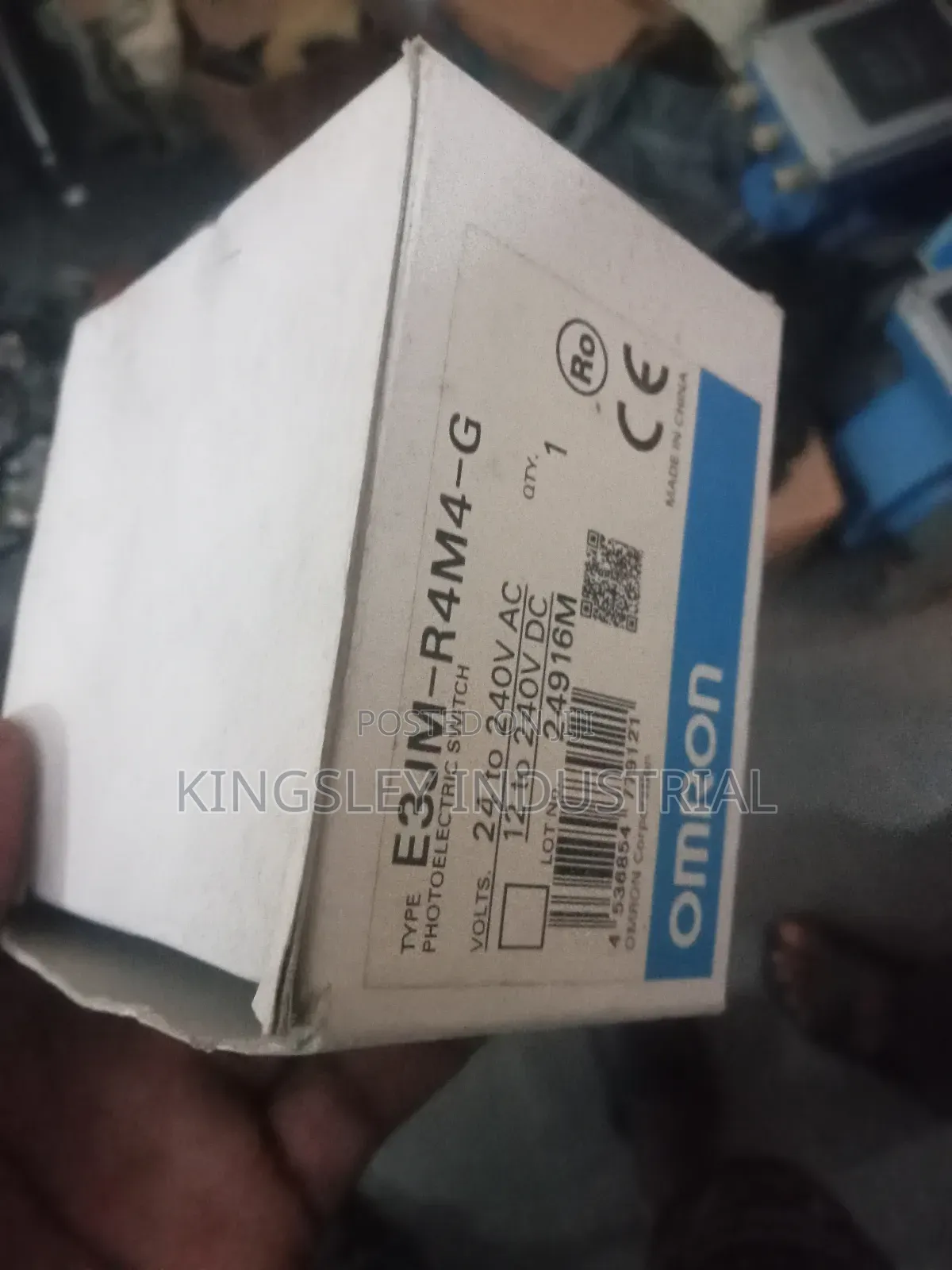 Omron E3jm-R4m4-G Photoelectric Sensor Switch 24-240v Ac