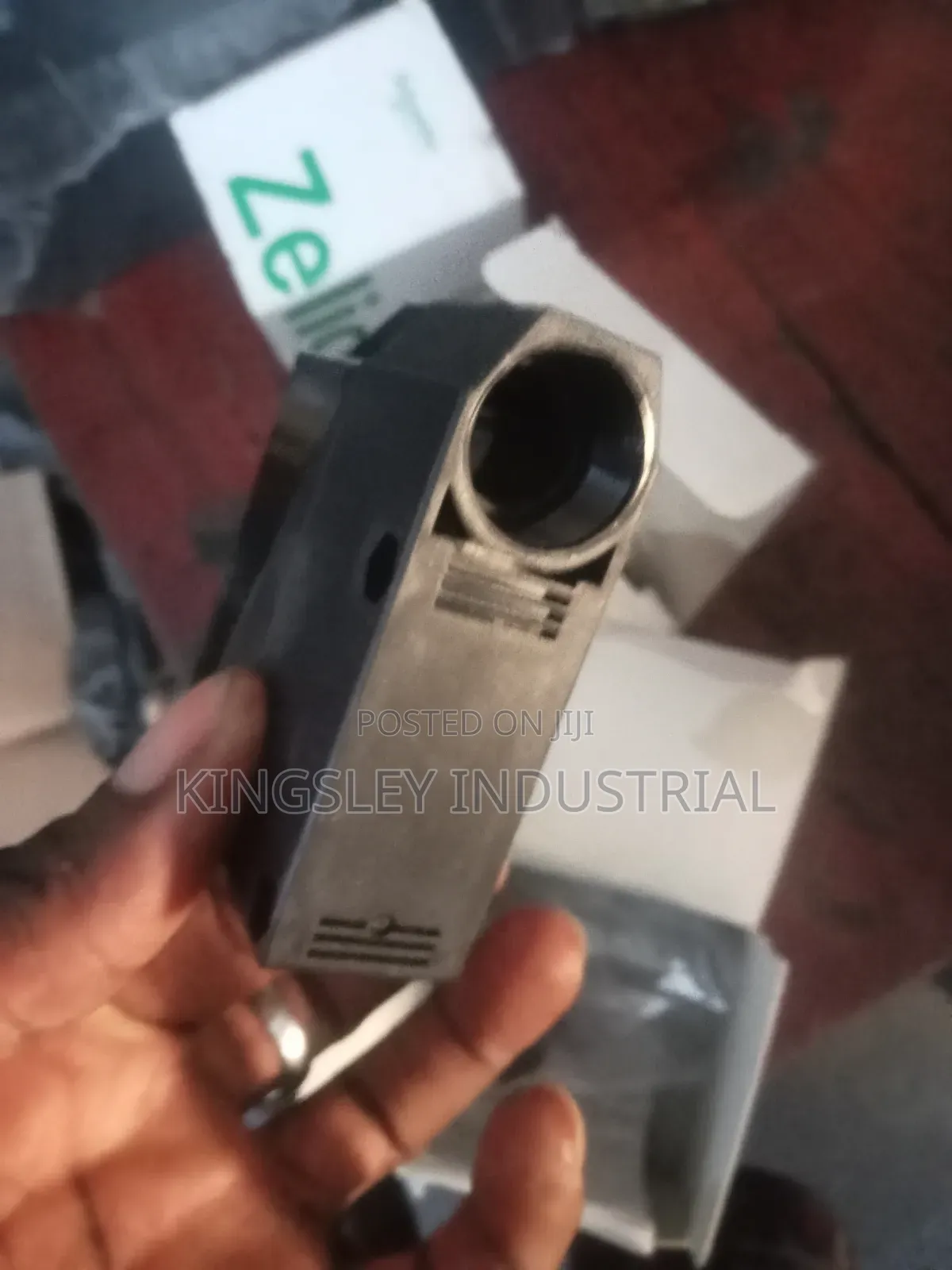 Omron E3jm-R4m4-G Photoelectric Sensor Switch 24-240v Ac