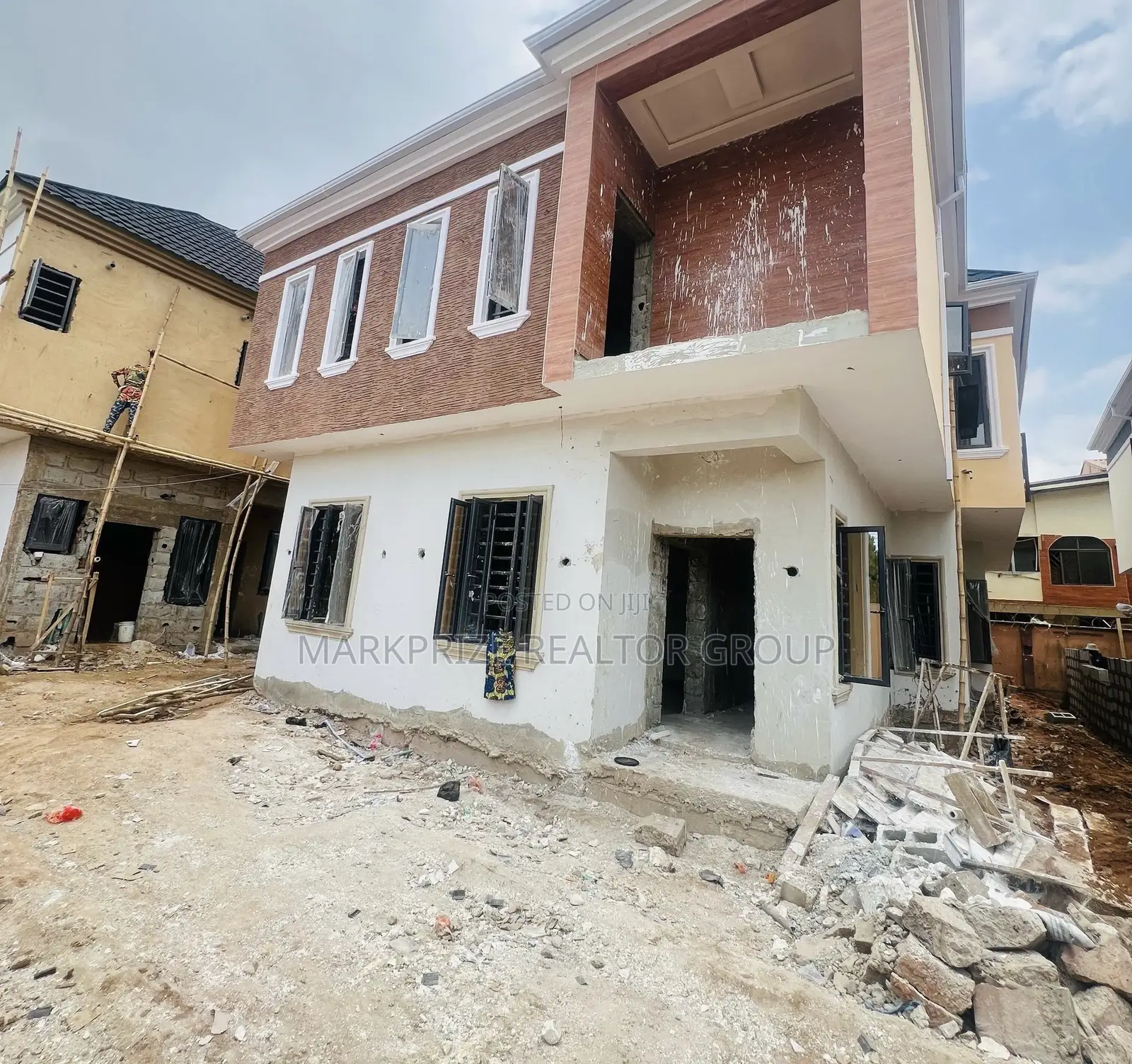 5bdrm Duplex in Omole Phase 2 Lagos for sale