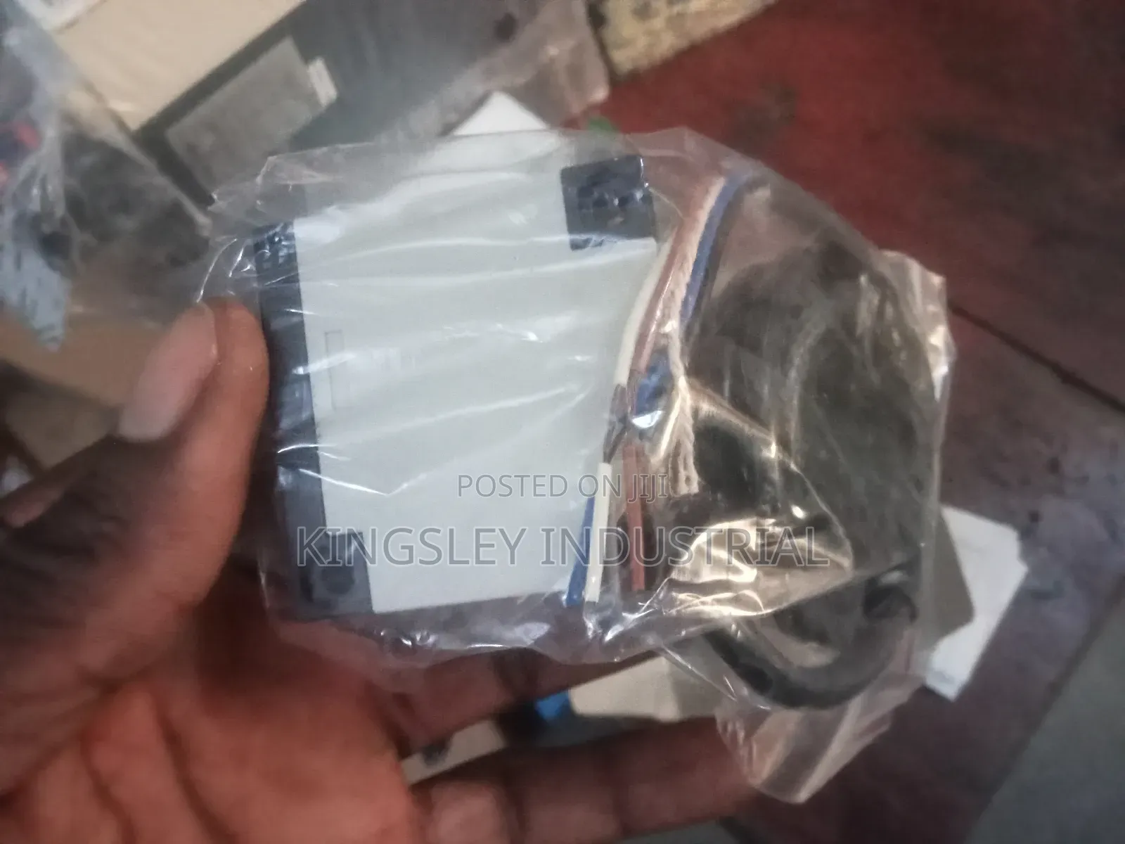 Omron E3jk-R4m2 Photoelectric Switch 24-240v Ac/12-240 Dc