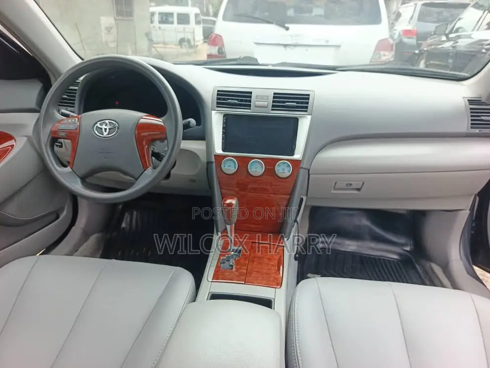 Toyota Camry LE V6 4dr Sedan (3.5L 6cyl 6AM) 2009 Gray
