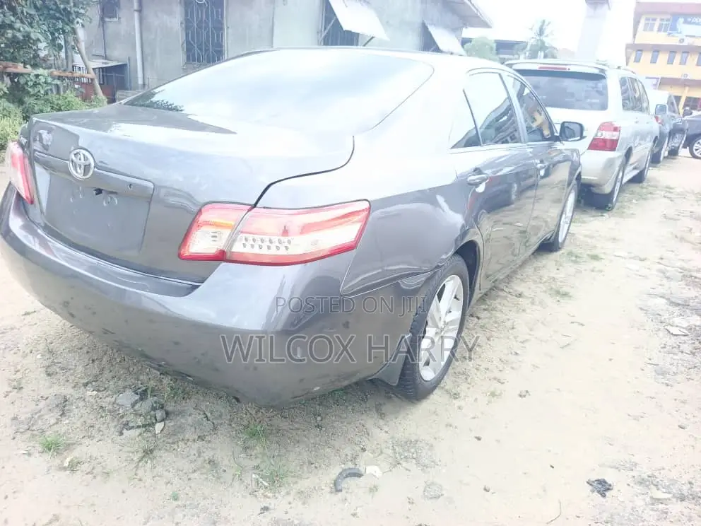 Toyota Camry LE V6 4dr Sedan (3.5L 6cyl 6AM) 2009 Gray