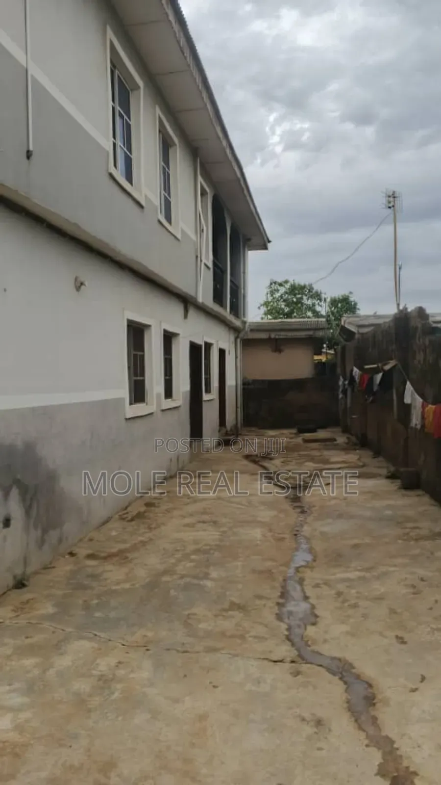 3bdrm Block of Flats in Ayobo for sale