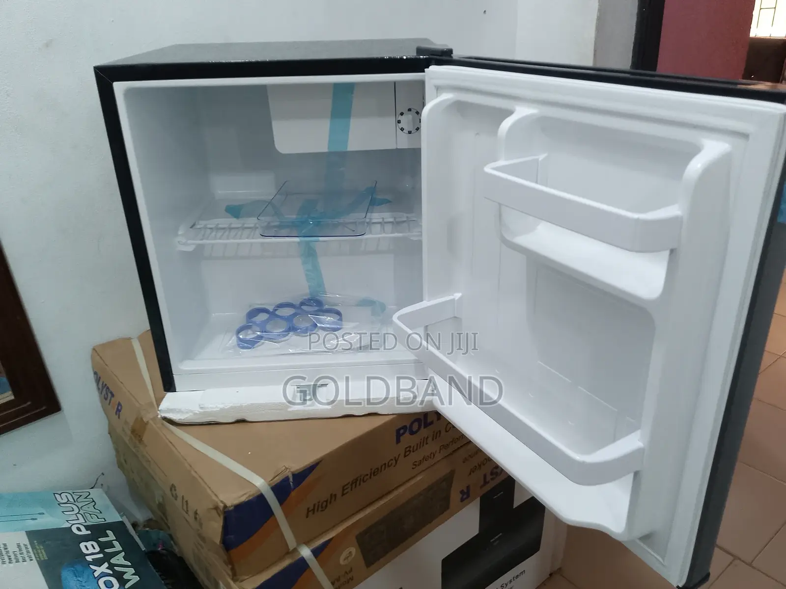 Royal 55l Mini Bedside Refrigerator RBC-52