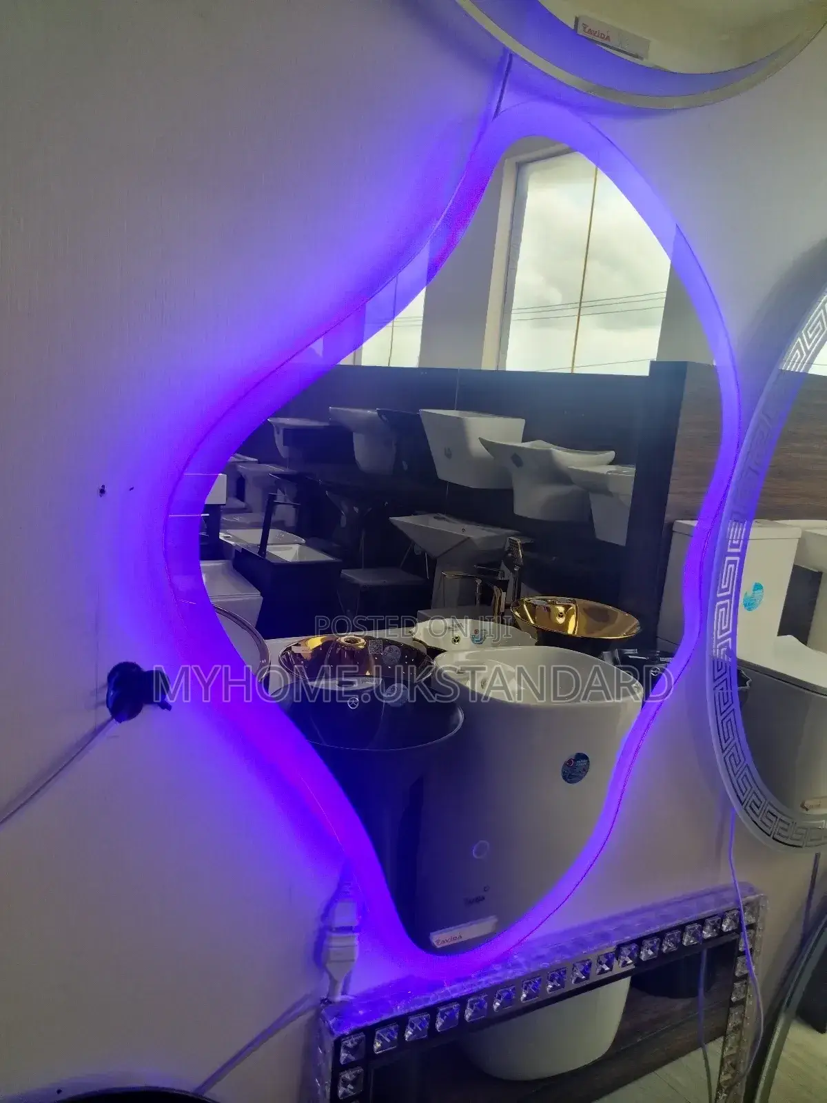 England Shapeless Sensor Mirror
