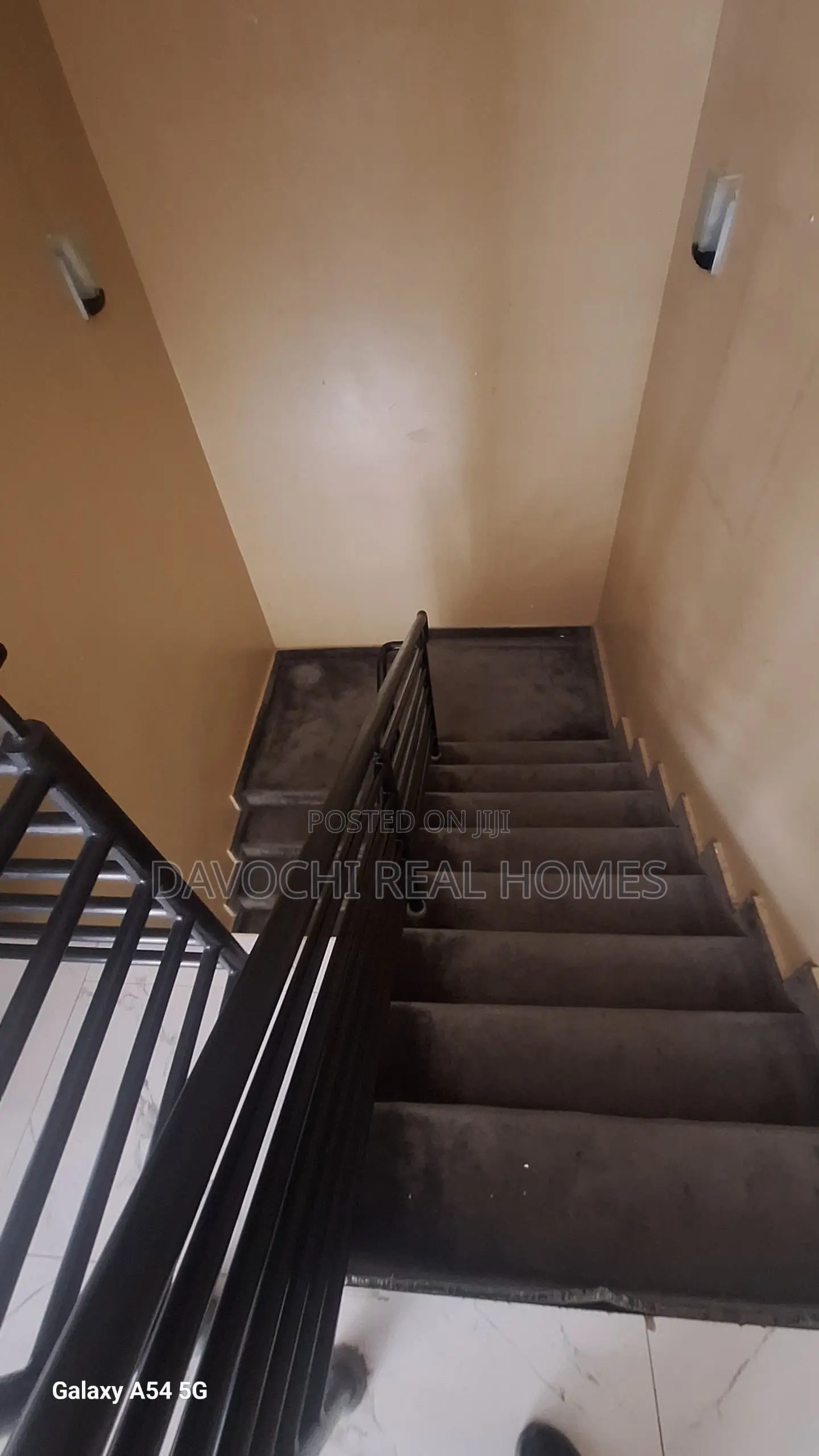 3bdrm Duplex in Bakare Estate, for rent