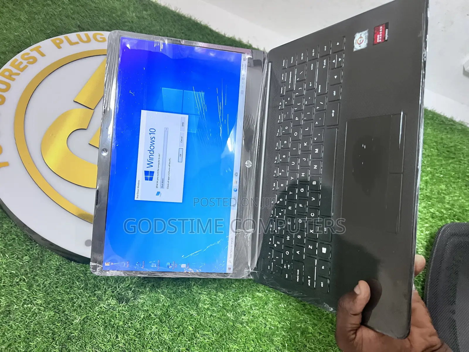 New Laptop HP 14z 8GB AMD Ryzen 5 SSD 256GB