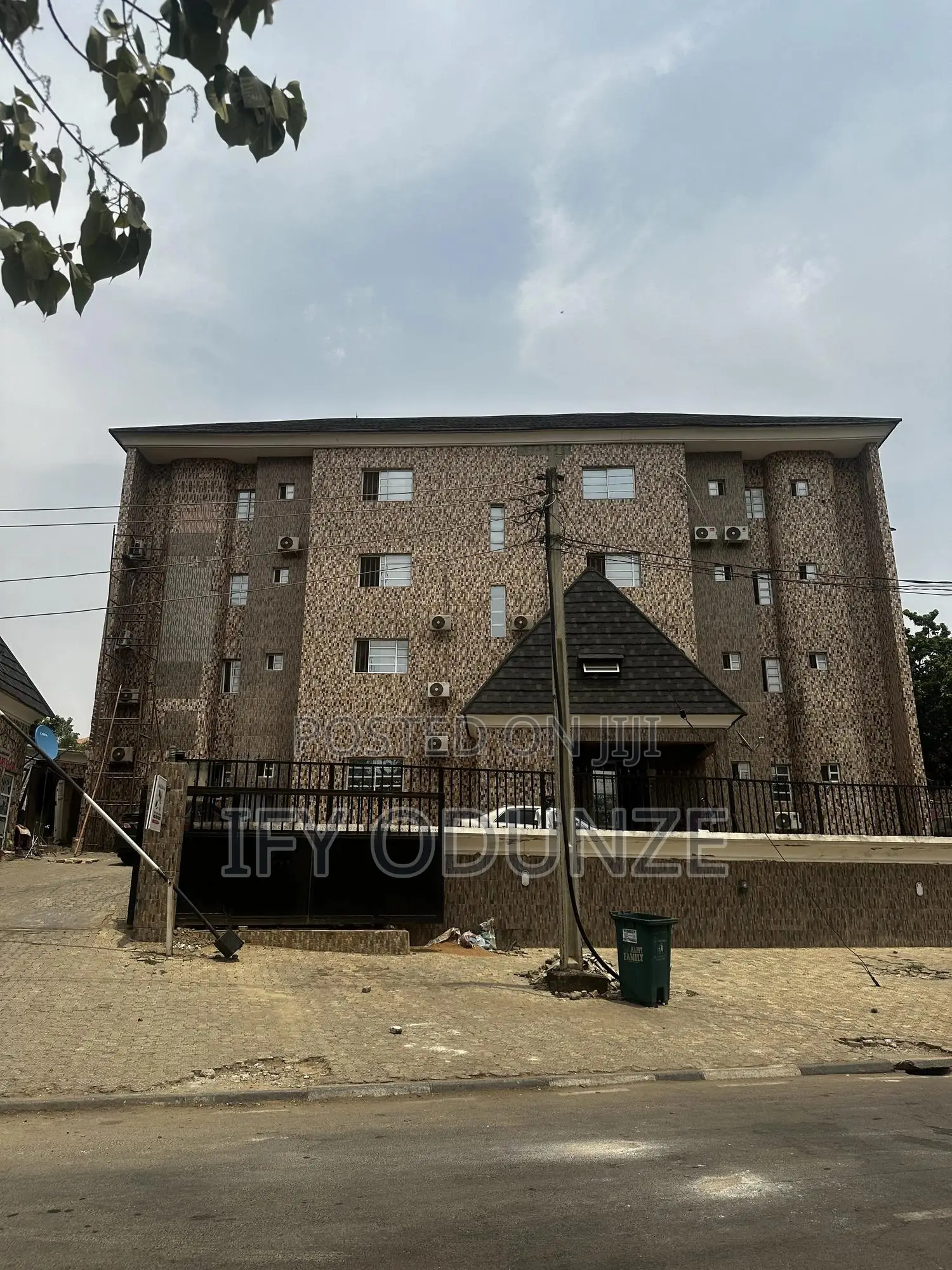 Furnished 40bdrm Block of Flats in Rodze, Wuse for sale