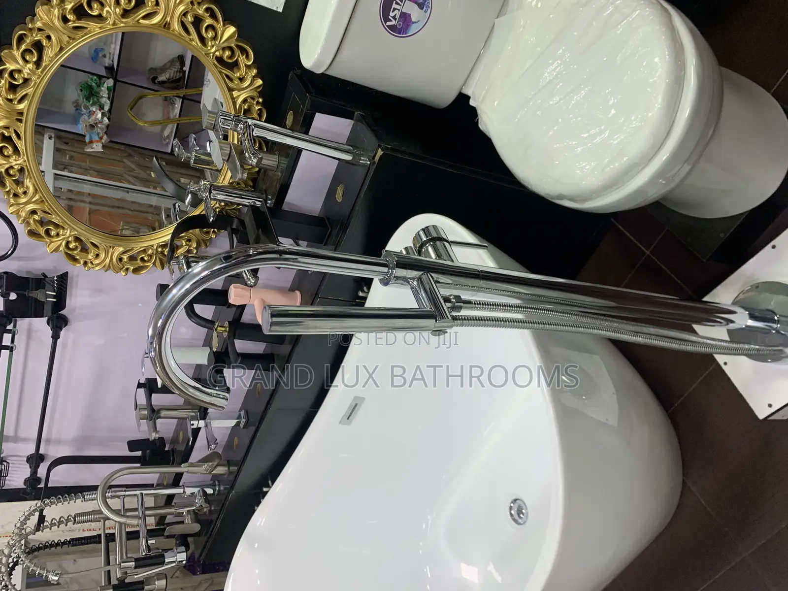 Freestanding Floor-Mounted Bathtub Faucet With Hand Shower