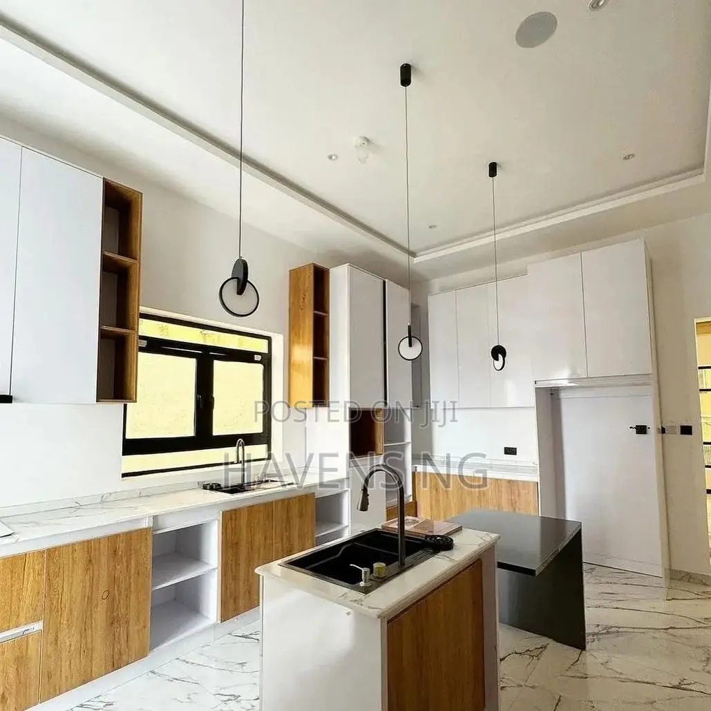 6bdrm Duplex in Asokoro for sale