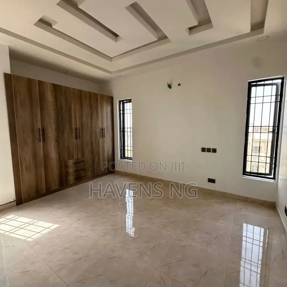 3bdrm Apartment in Wuye for sale