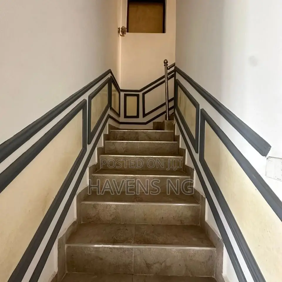4bdrm Duplex in Gaduwa for sale