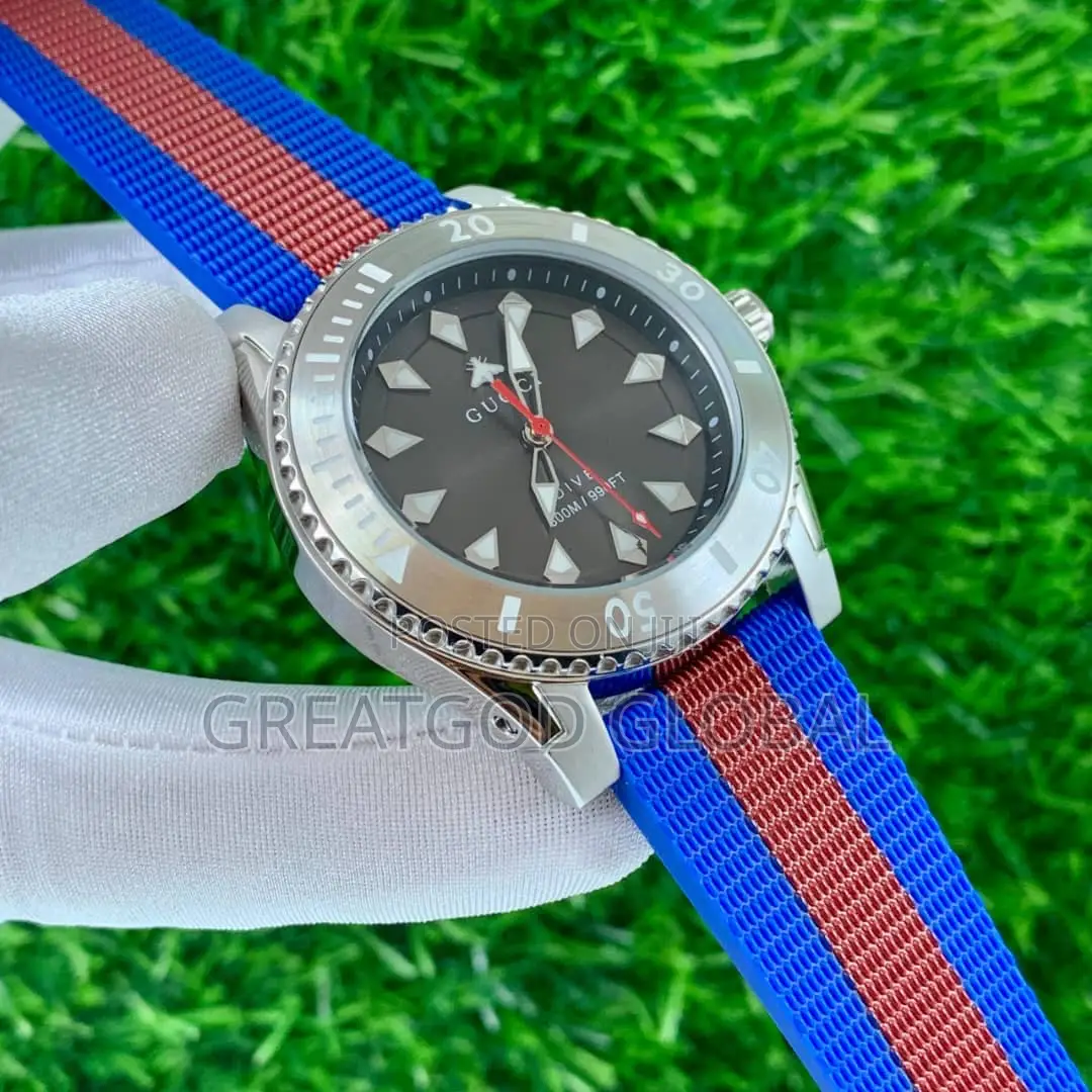 Gucci Rubber Strap Wristwatch Automatic
