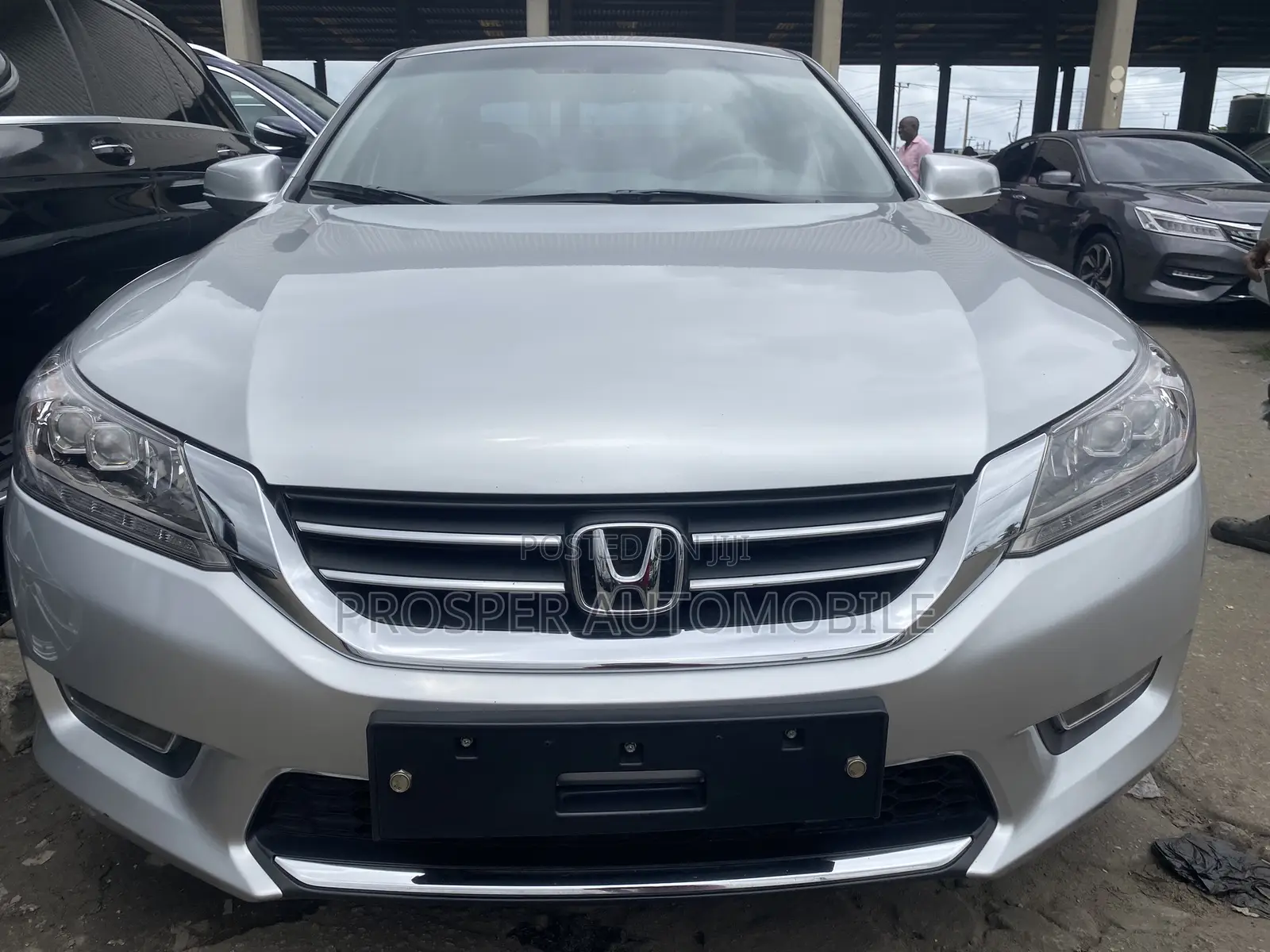 Honda Accord LX 4dr Sedan FWD (2.4L 4cyl 2A) 2013 Silver
