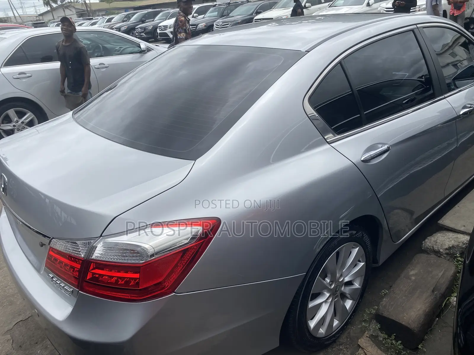 Honda Accord LX 4dr Sedan FWD (2.4L 4cyl 2A) 2013 Silver