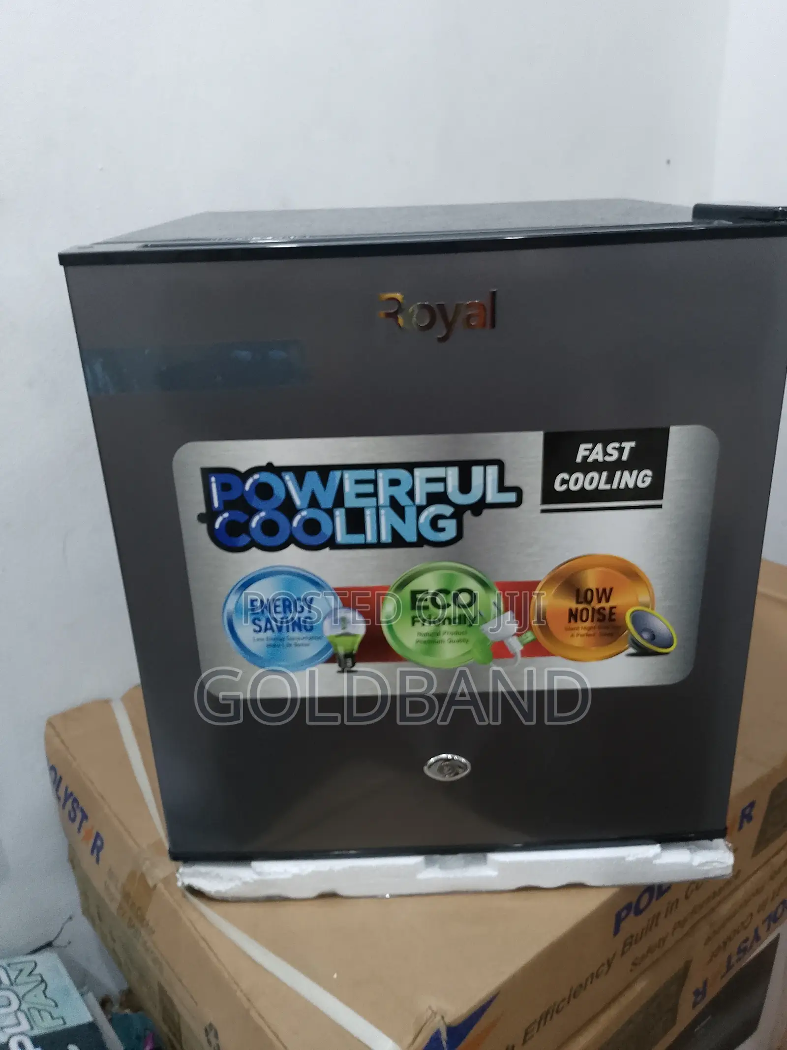 Meet the Royal Ultra-Cooling 55l Bedside Refrigerator RBC-52