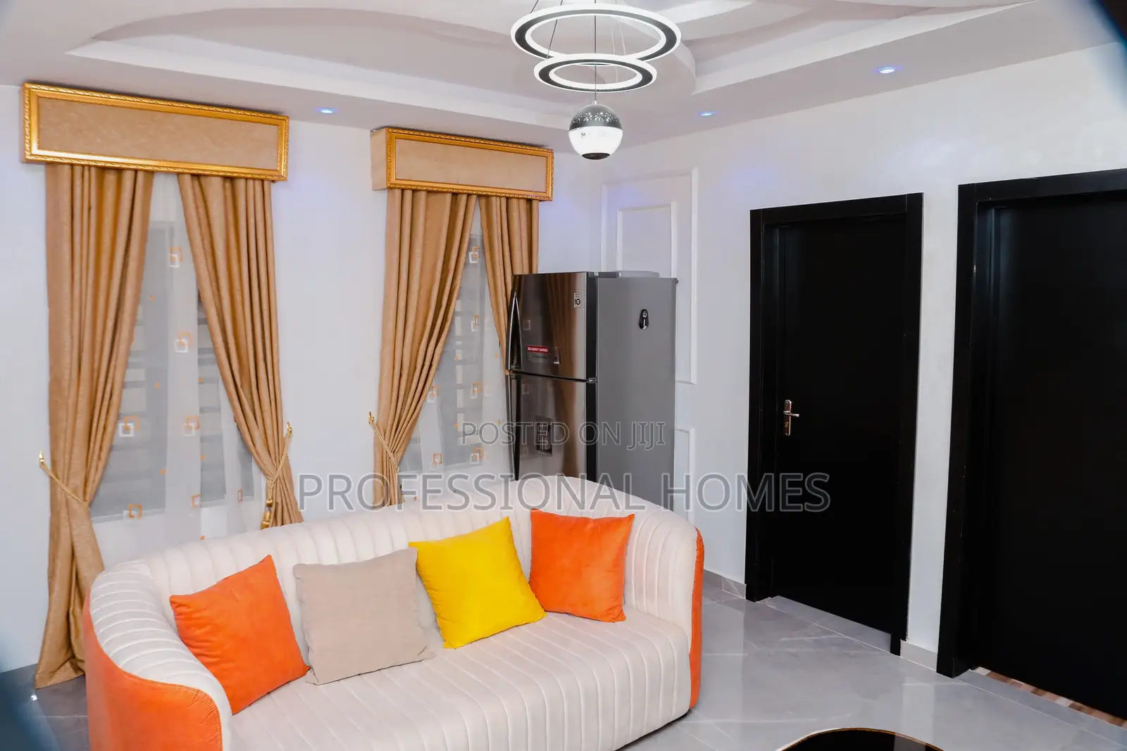 Unique 2 Bedroom Apartment Shortlet 5min to Airport