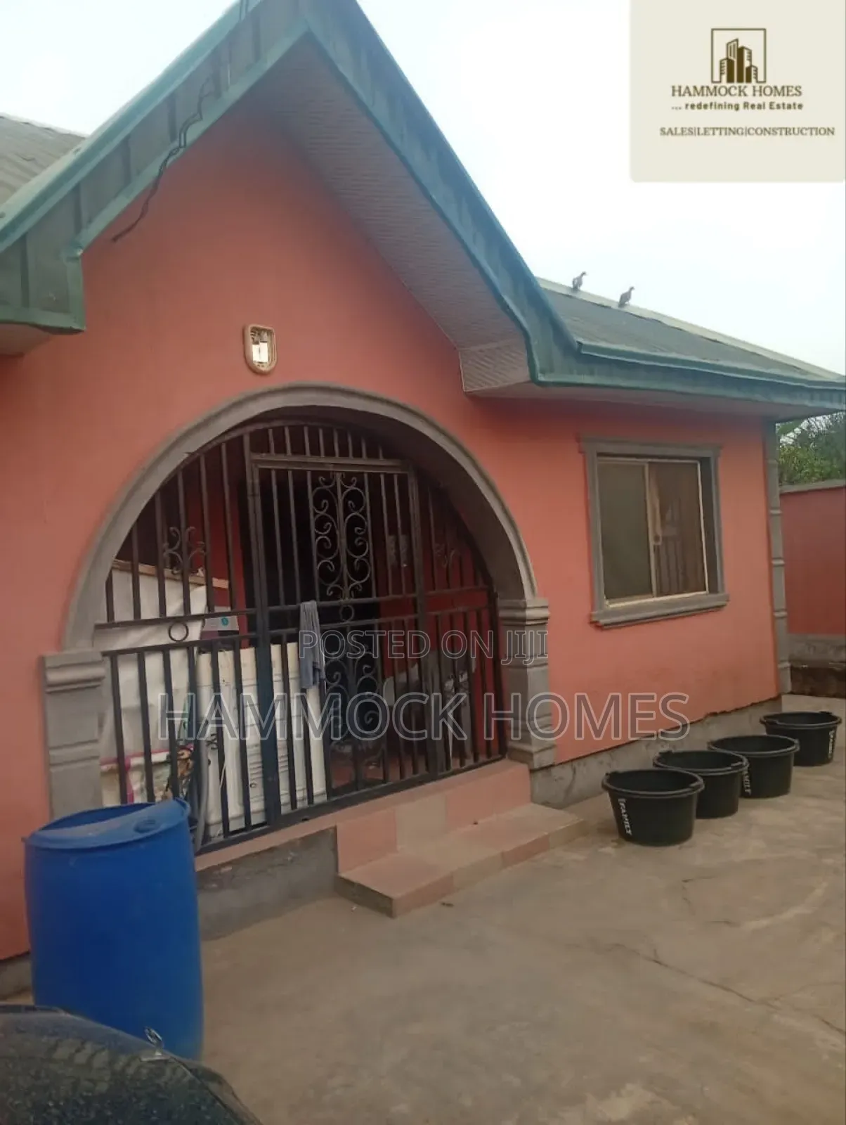 4bdrm Block of Flats in Olode Adegbayi, Iwo Road for sale