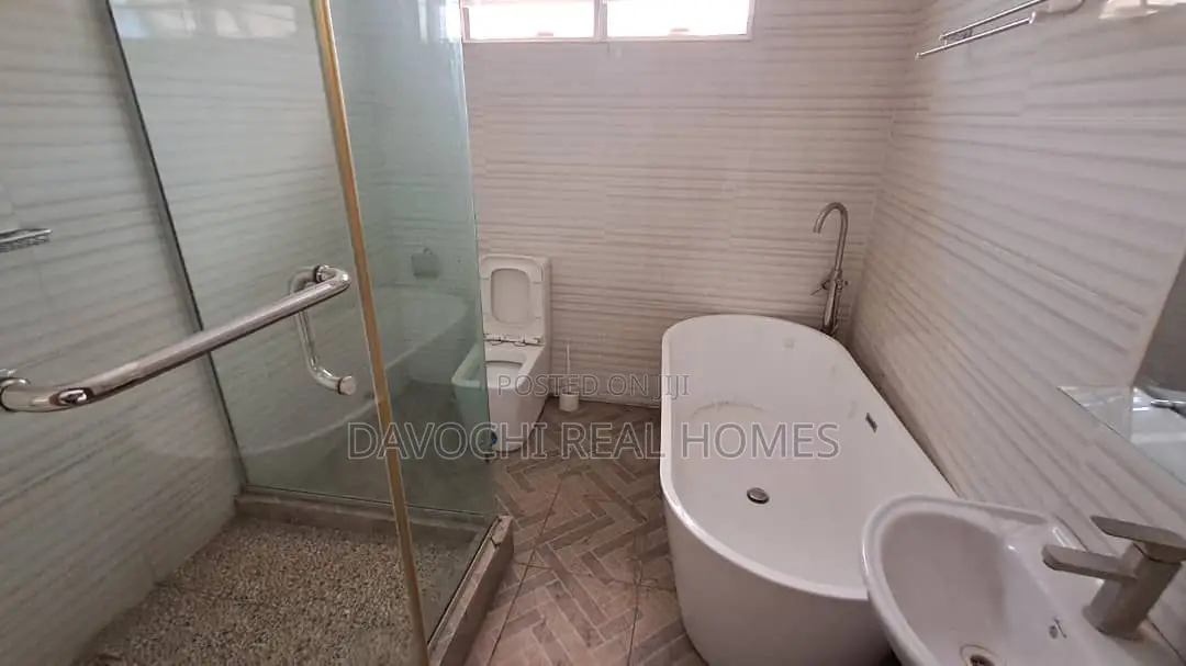 4bdrm Duplex in Conservative Road, for rent
