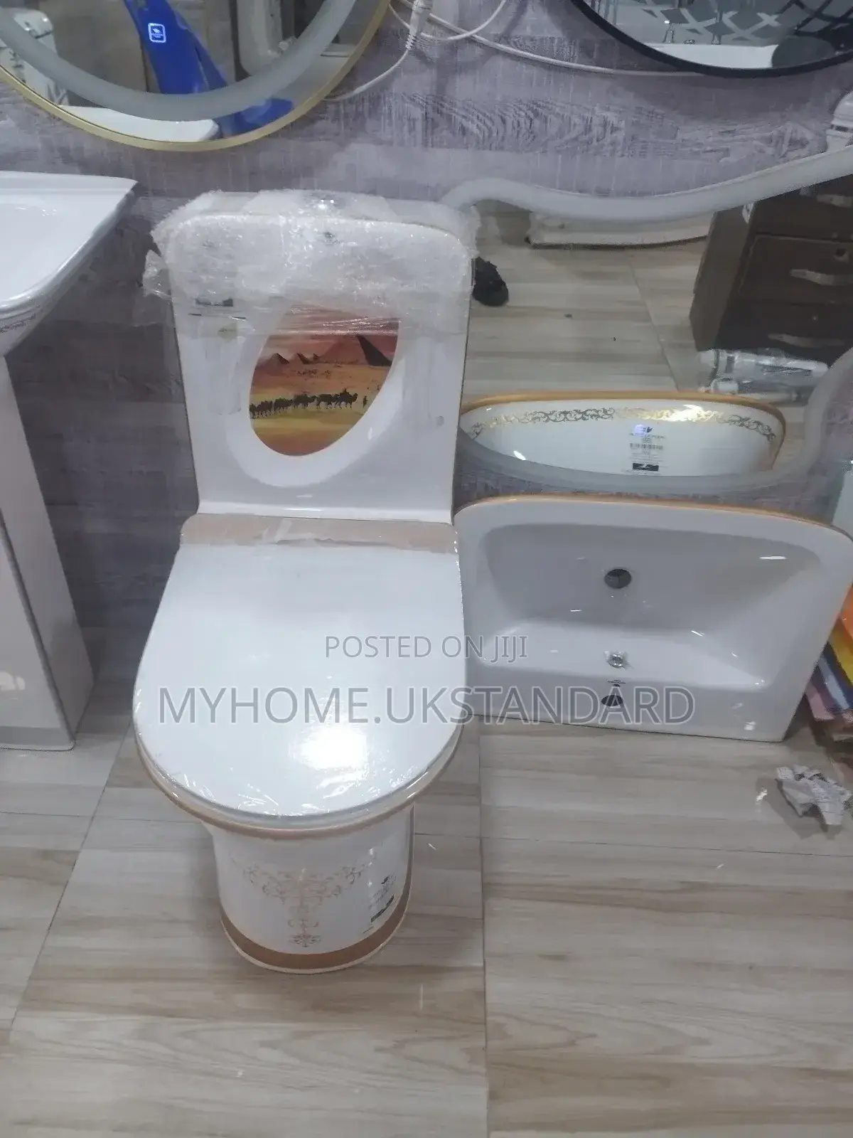 Luxury Master Water Closet With the Basin and Pedestrian.