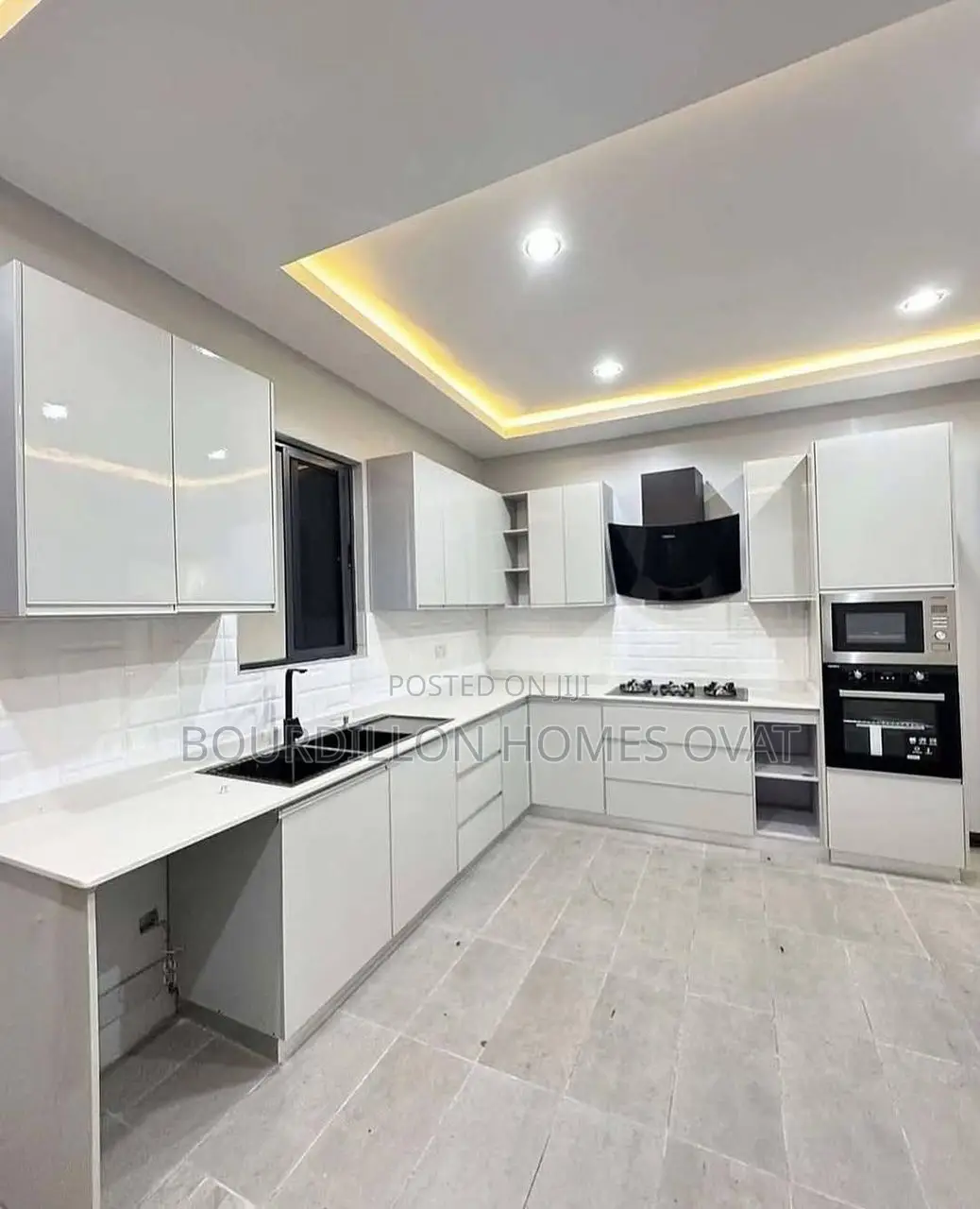 4bdrm Maisonette in Lekki Phase 1 for sale