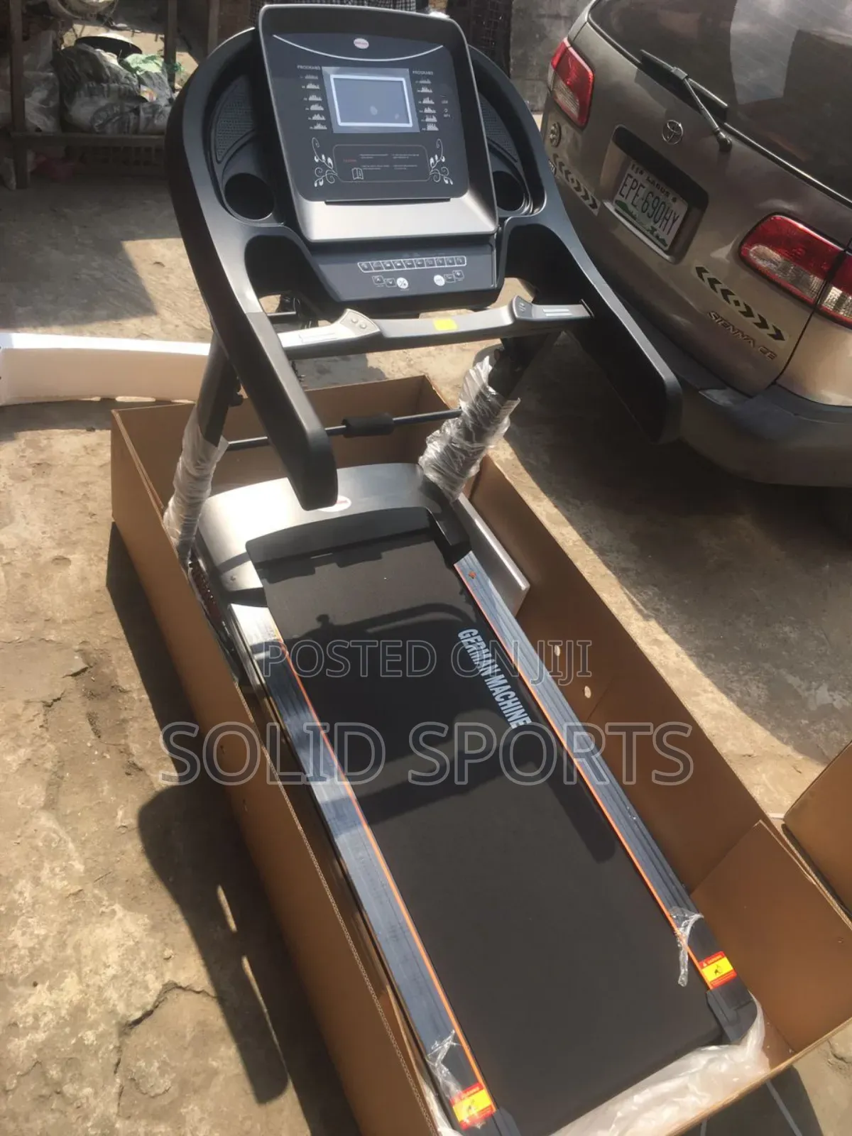 Six Hp Treadmill German Machine Maximum User Weight Is 180kg
