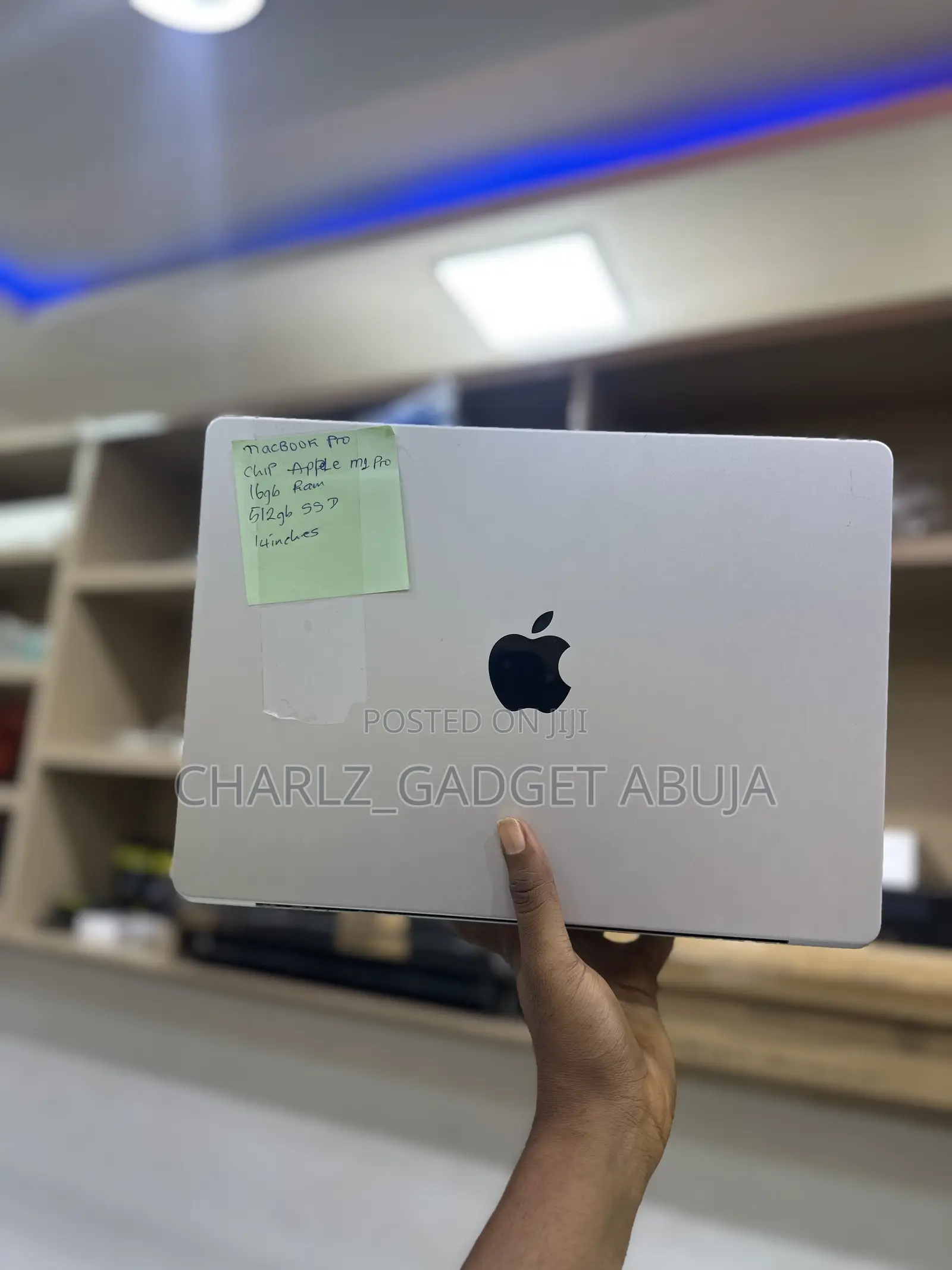 Laptop Apple MacBook Pro 2021 M1 16GB Apple M1 Pro SSD 512GB
