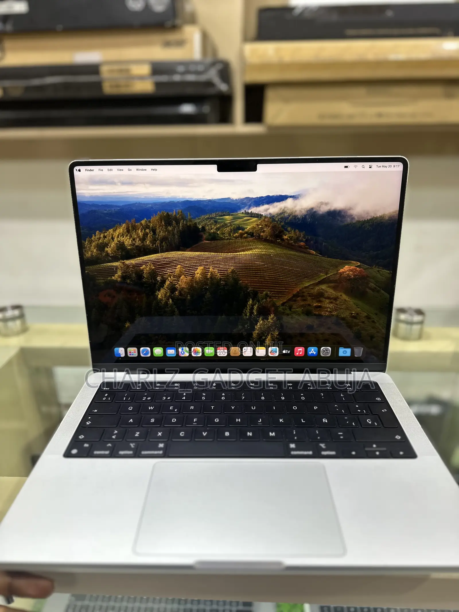 Laptop Apple MacBook Pro 2021 M1 16GB Apple M1 Pro SSD 512GB