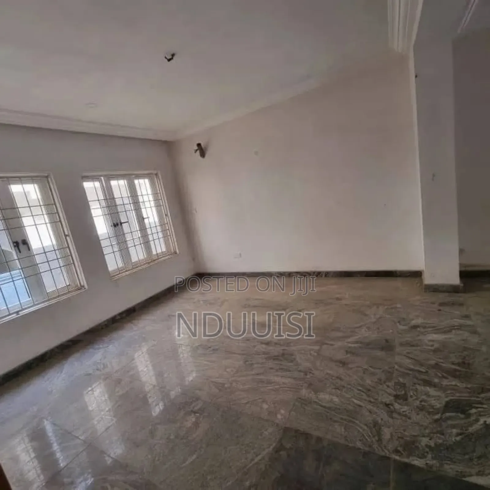 4bdrm Duplex in Idu for sale