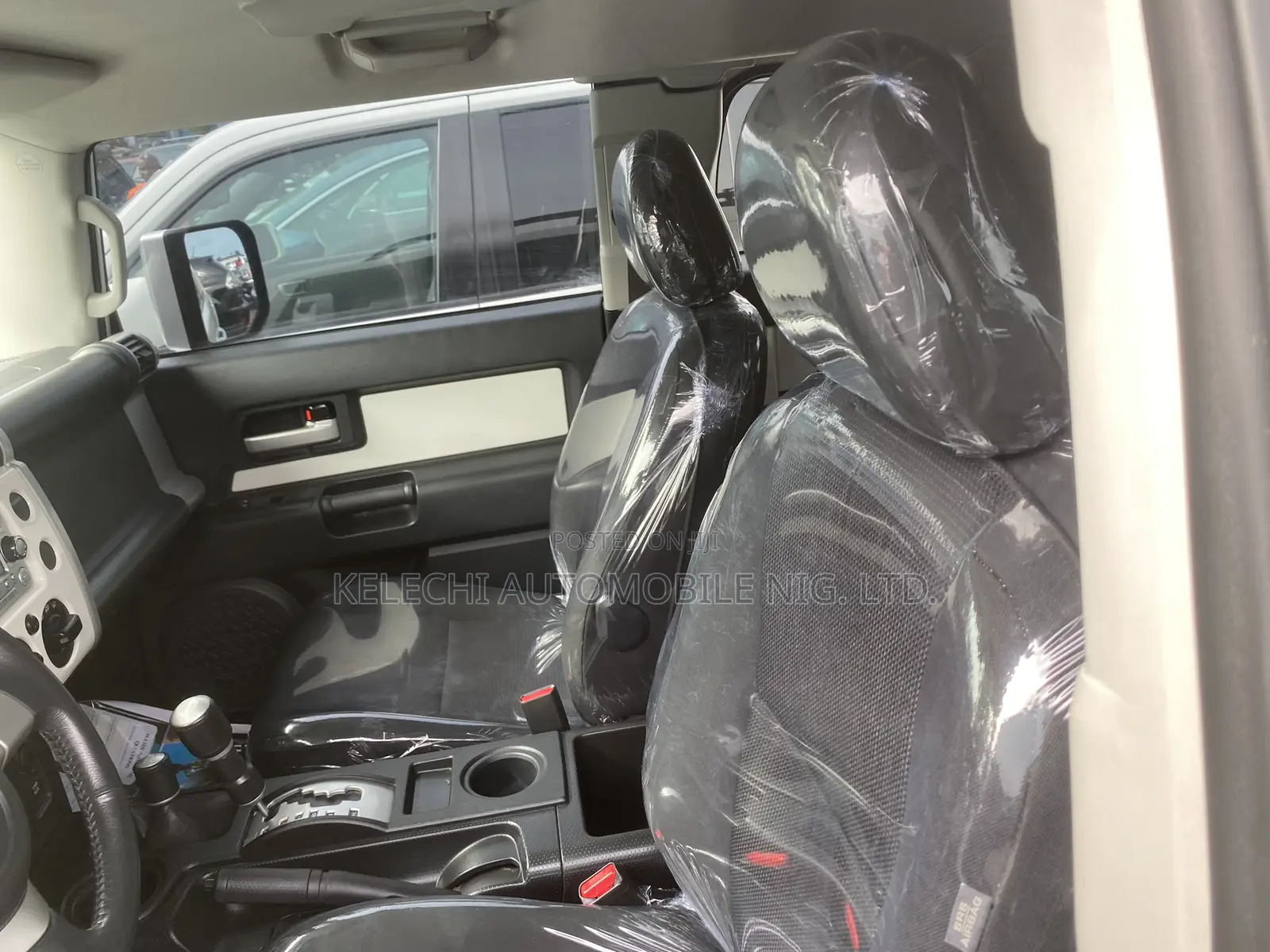Toyota FJ Cruiser 4x4 Automatic 2011 White