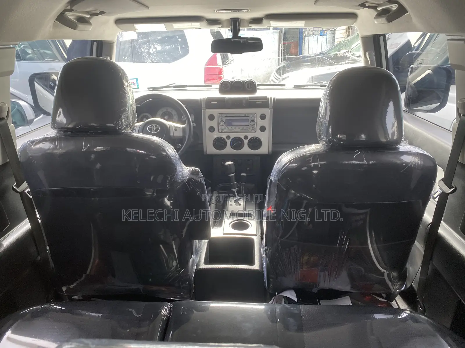 Toyota FJ Cruiser 4x4 Automatic 2011 White