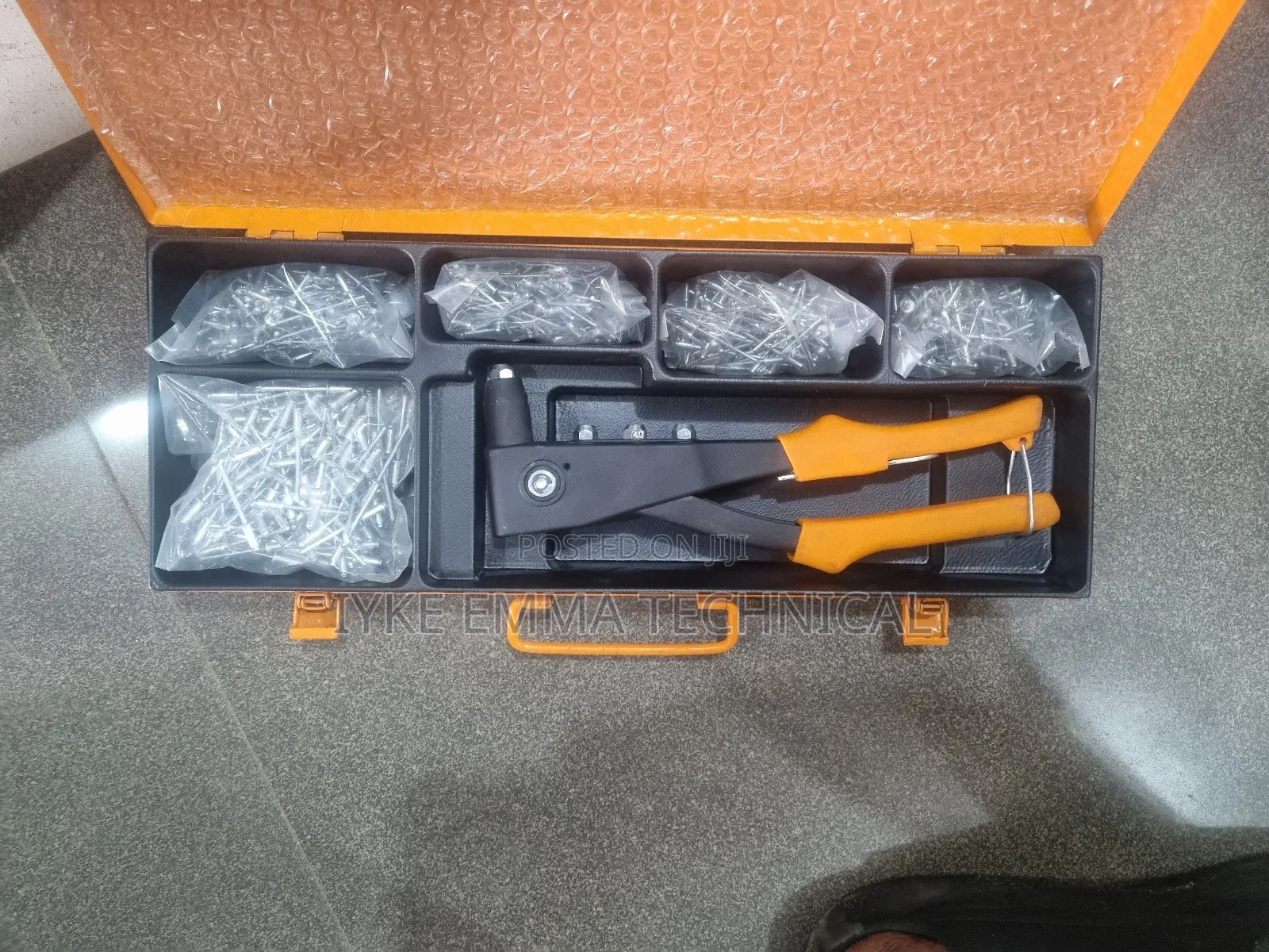 Hand Riveter Kit, in Steel Case, Impa 615233
