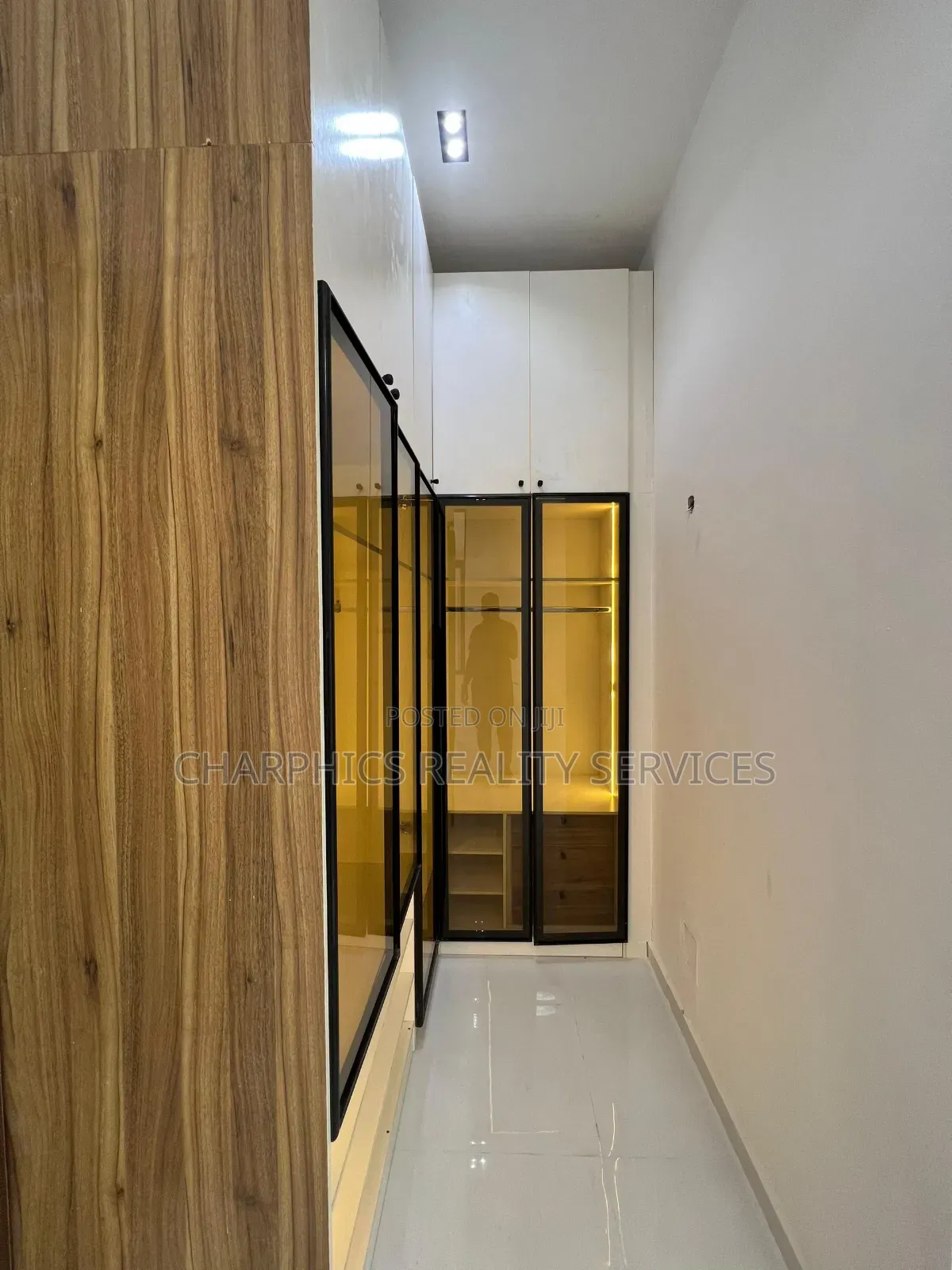 4bdrm Duplex in Ikota for sale