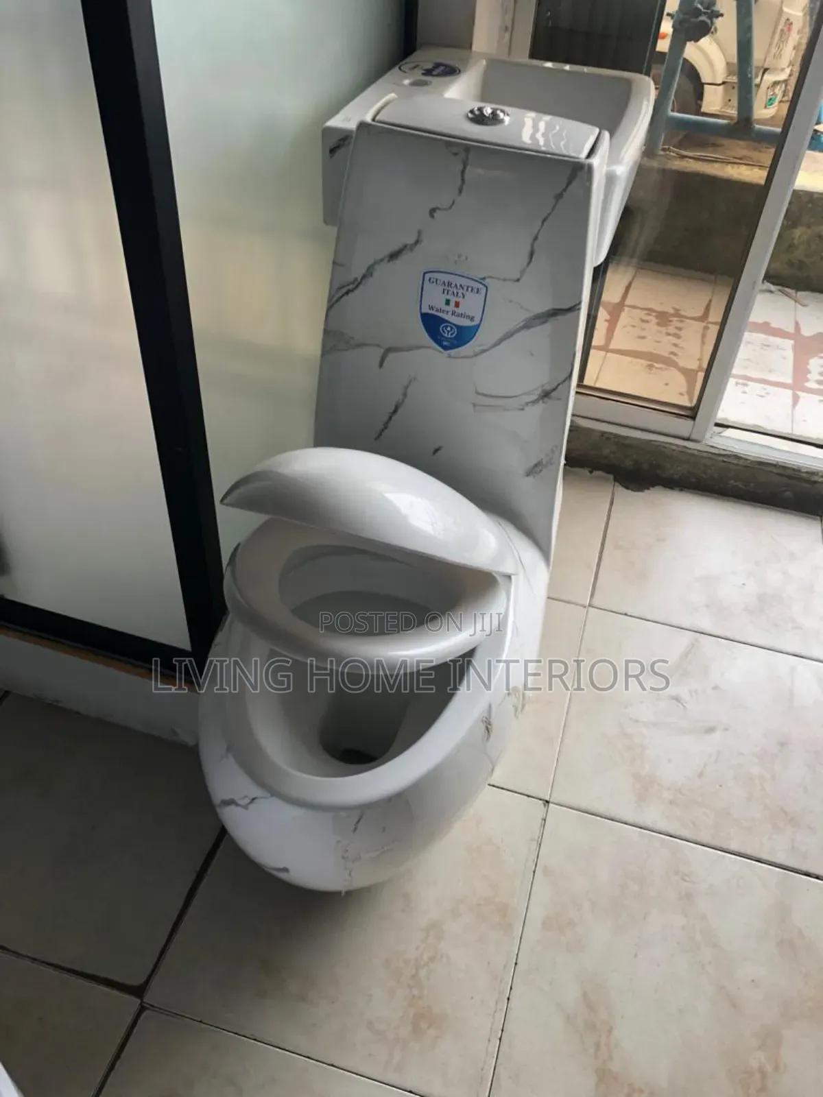 Carrara White Toilet Seat