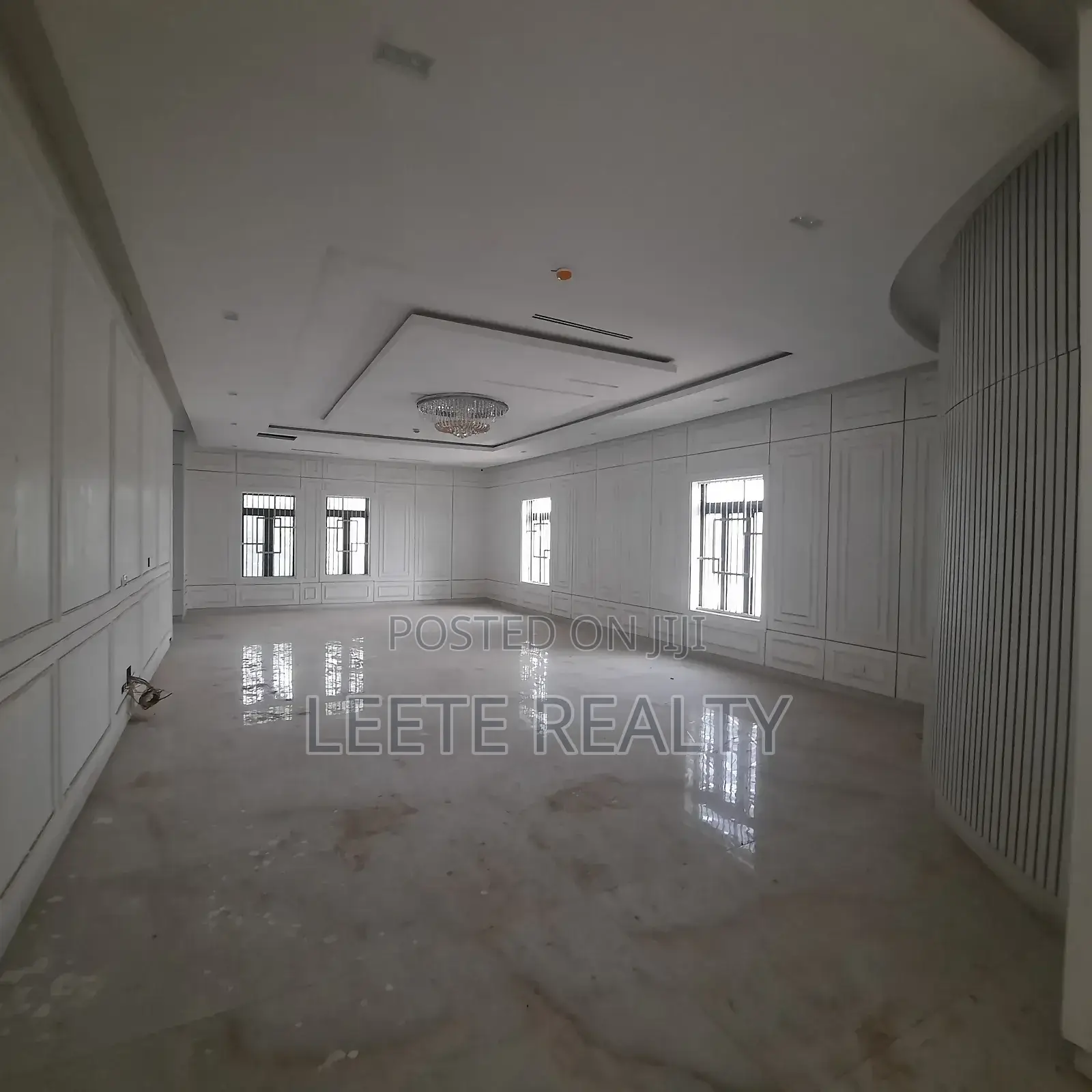 9bdrm Maisonette in Maitama for sale