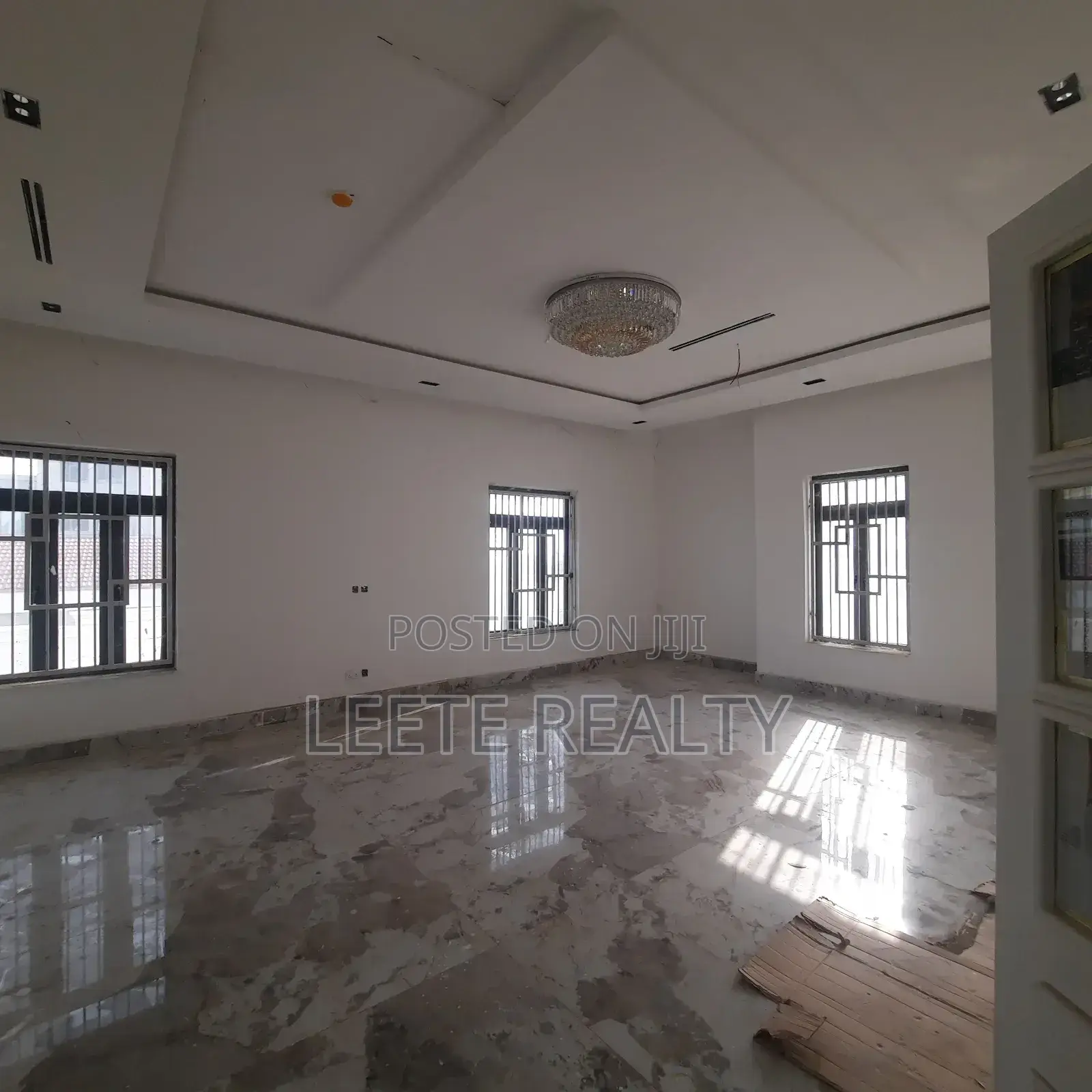 9bdrm Maisonette in Maitama for sale