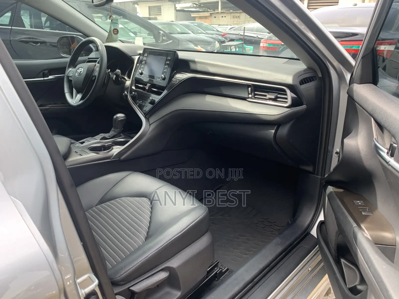 Toyota Camry 2020 Silver