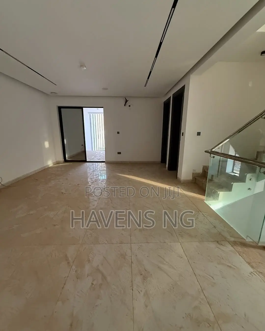 4bdrm Duplex in Guzape District for sale