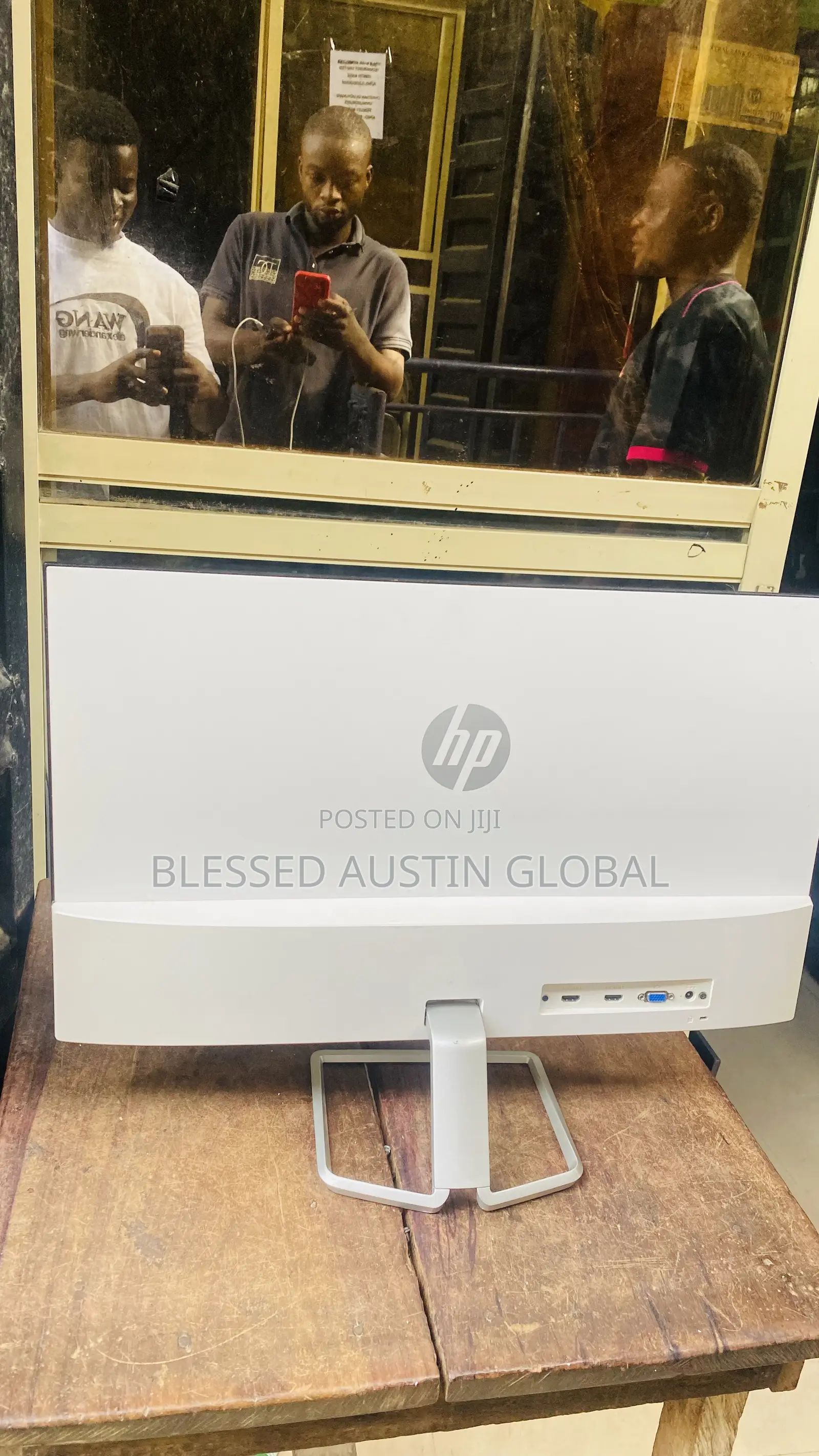 27 Inches Frameless Ips Monitor