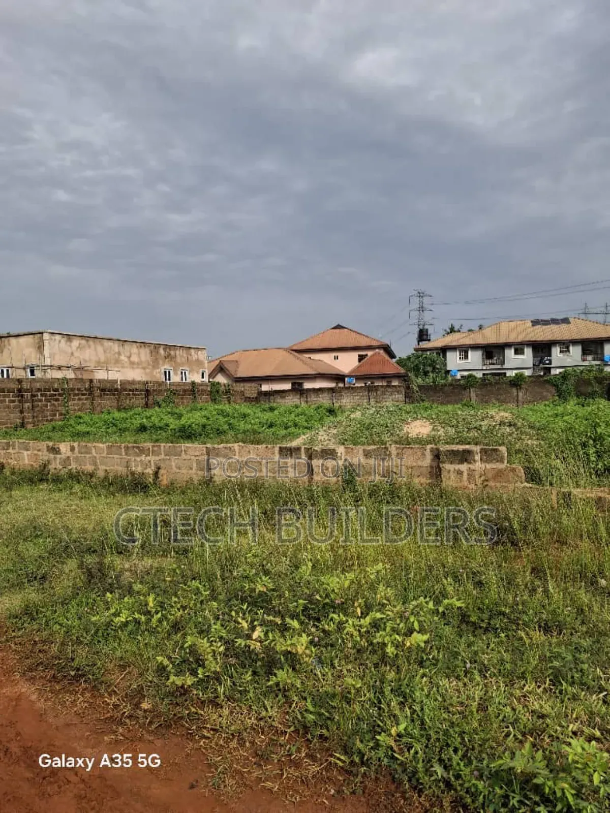 Distress Sale 100ft X 100ft in Gra, Abuja Quarters