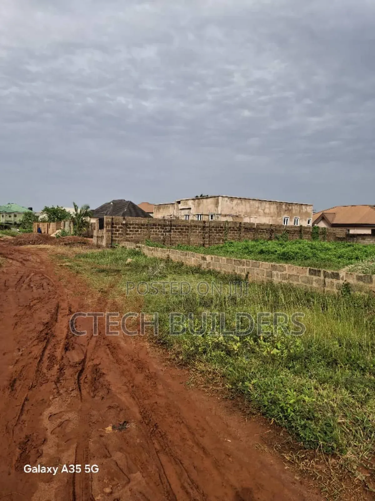 Distress Sale 100ft X 100ft in Gra, Abuja Quarters
