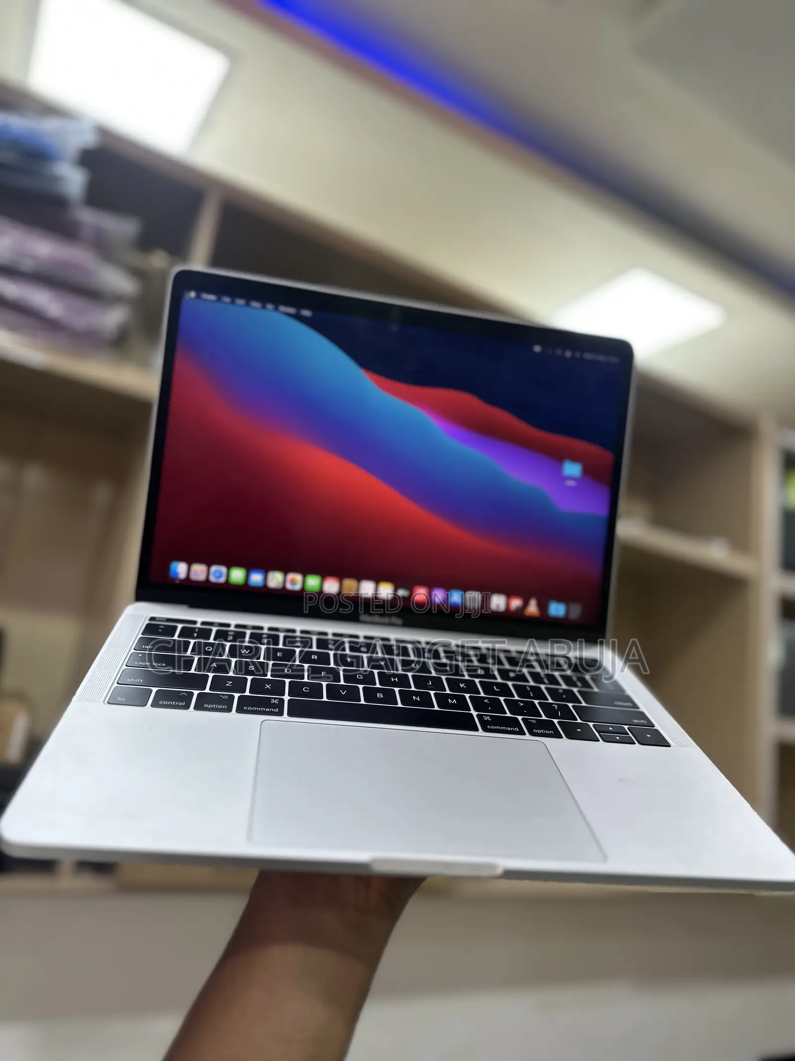 Laptop Apple MacBook Pro 2017 8GB Intel Core i5 SSD 256GB