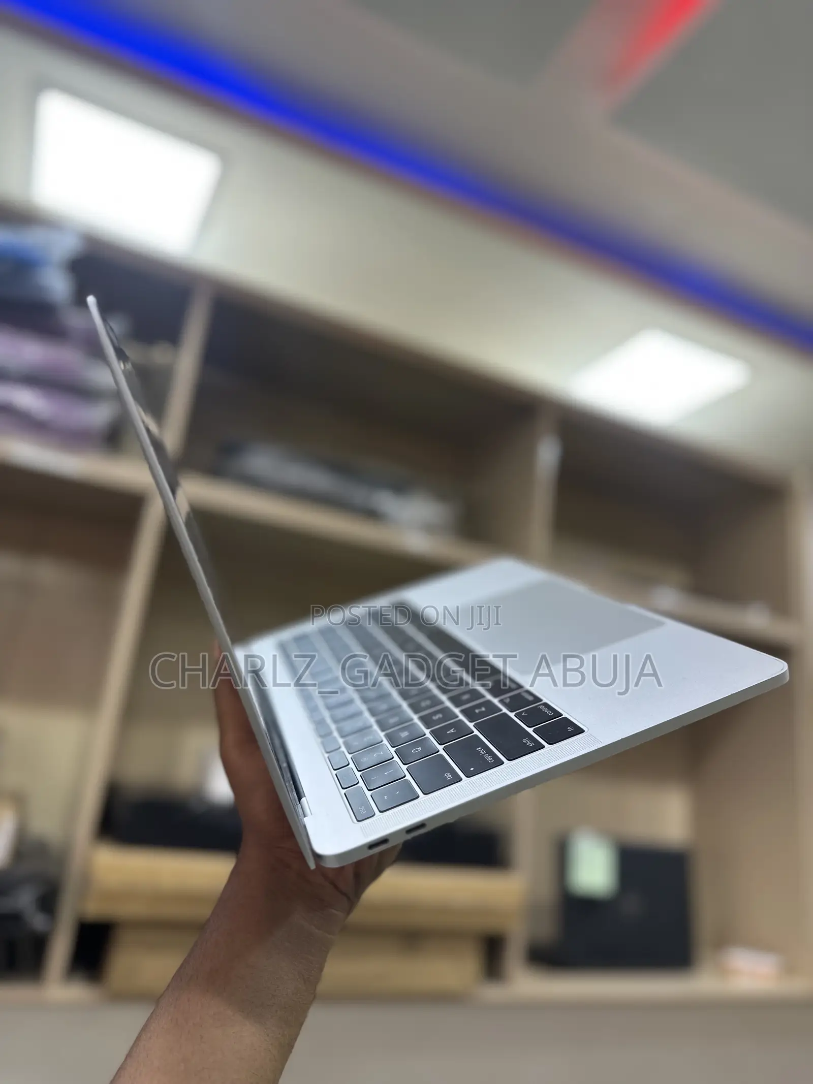 Laptop Apple MacBook Pro 2017 8GB Intel Core i5 SSD 256GB