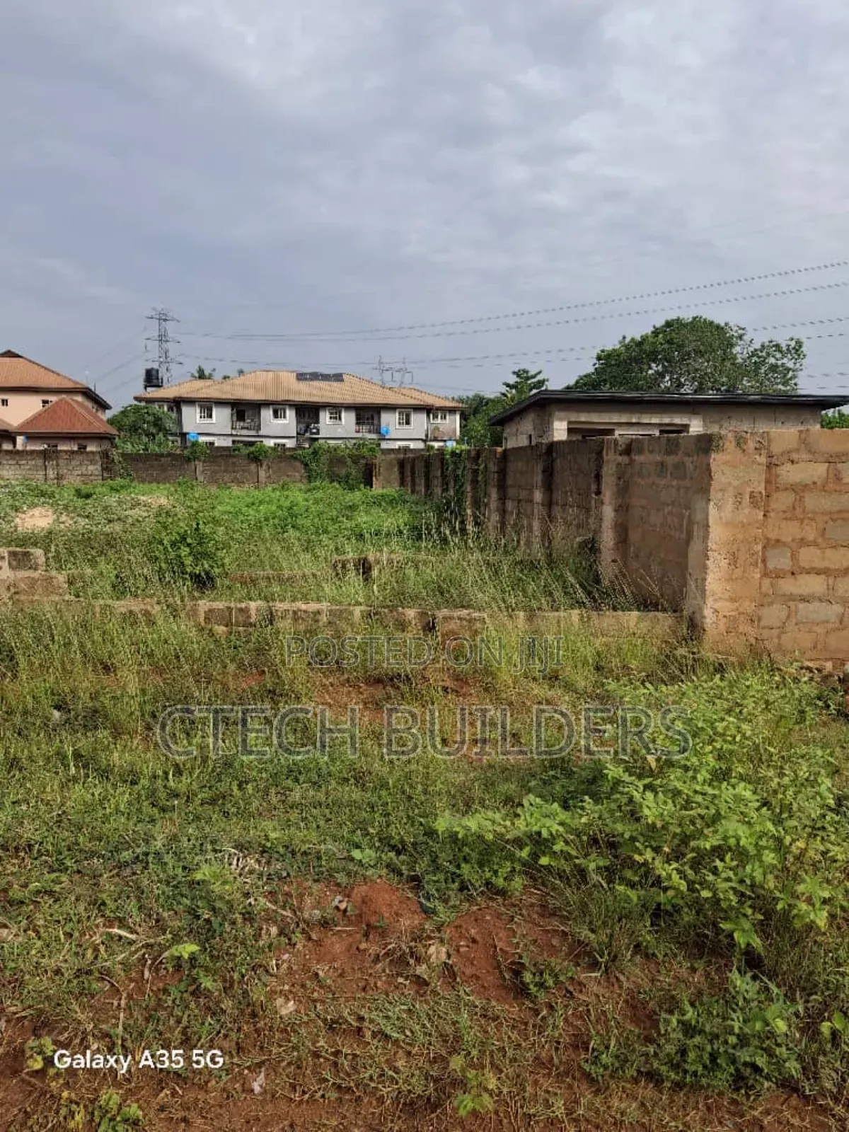 Distress 100ft X 100ft in Gra, Abuja Quarters