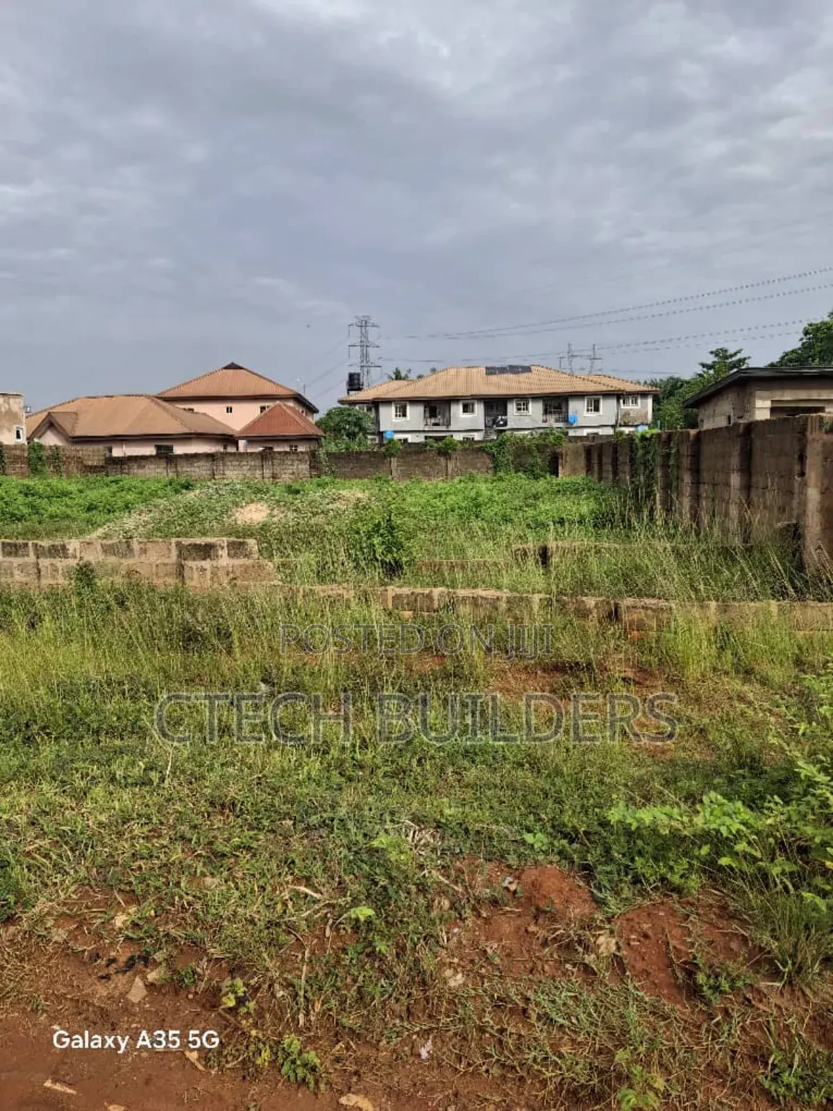 Distress 100ft X 100ft in Gra, Abuja Quarters