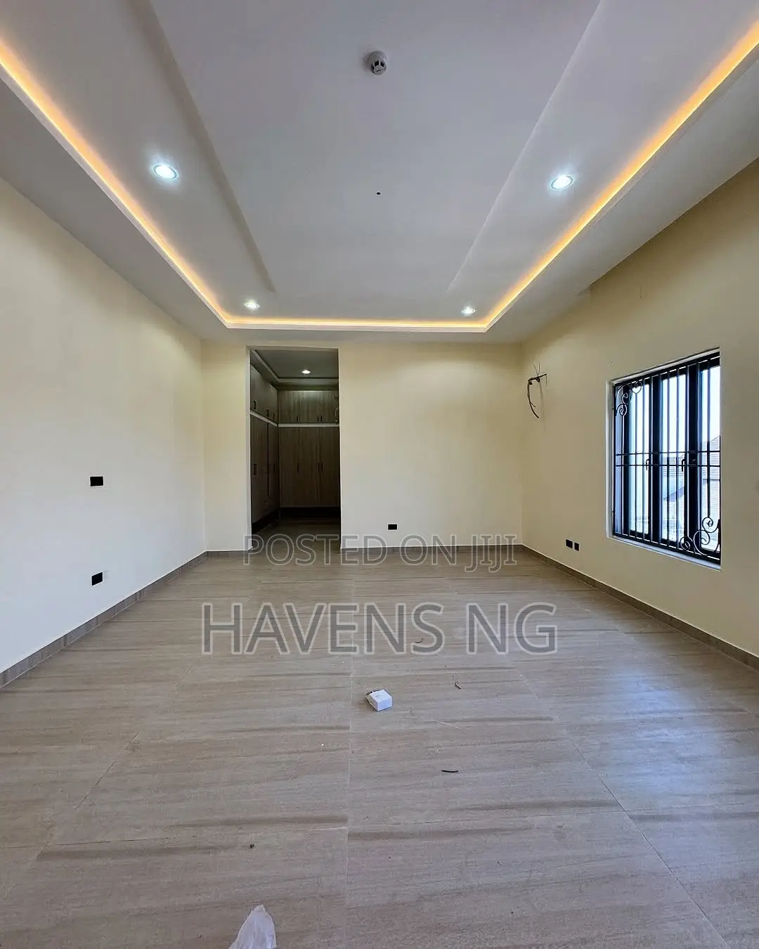 7bdrm Duplex in Guzape District for sale
