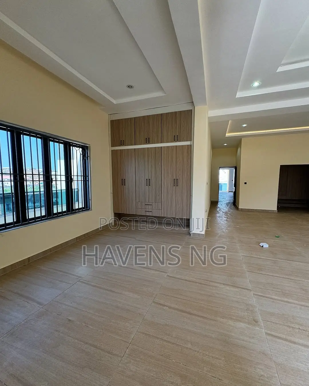 7bdrm Duplex in Guzape District for sale